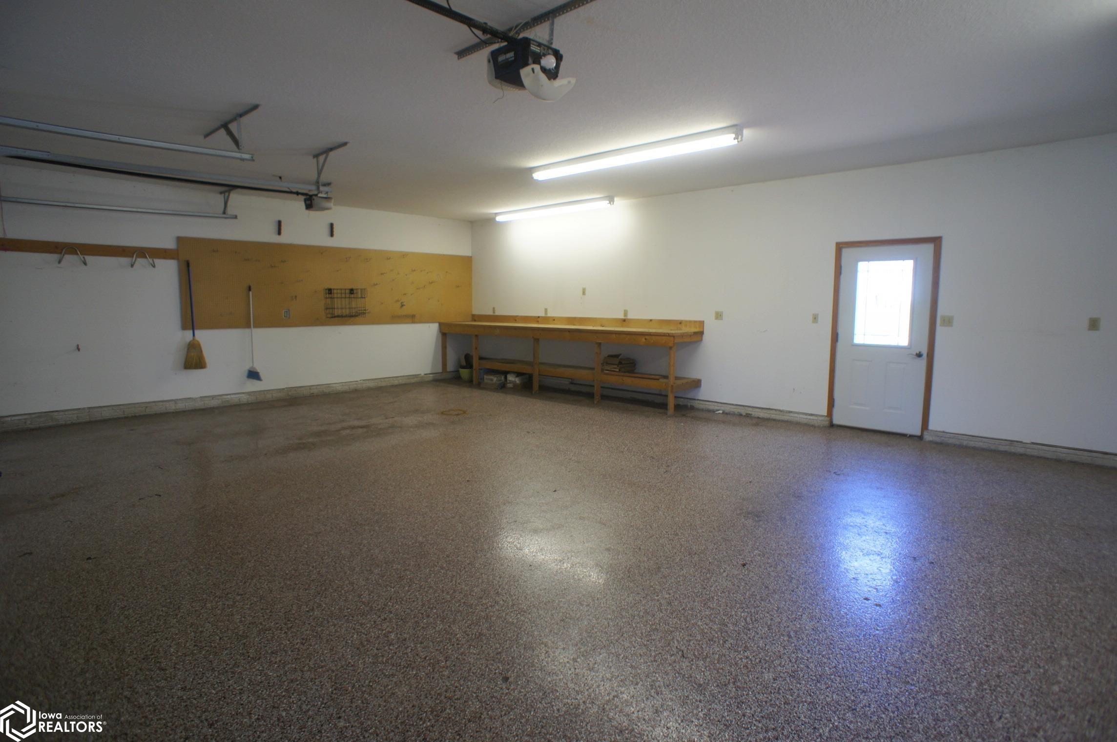 1004 Fair Meadow Drive, Webster City, Iowa image 36