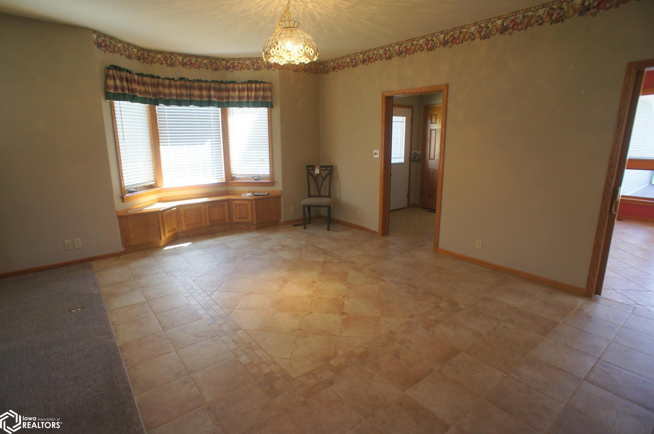 1004 Fair Meadow Drive, Webster City, Iowa image 6