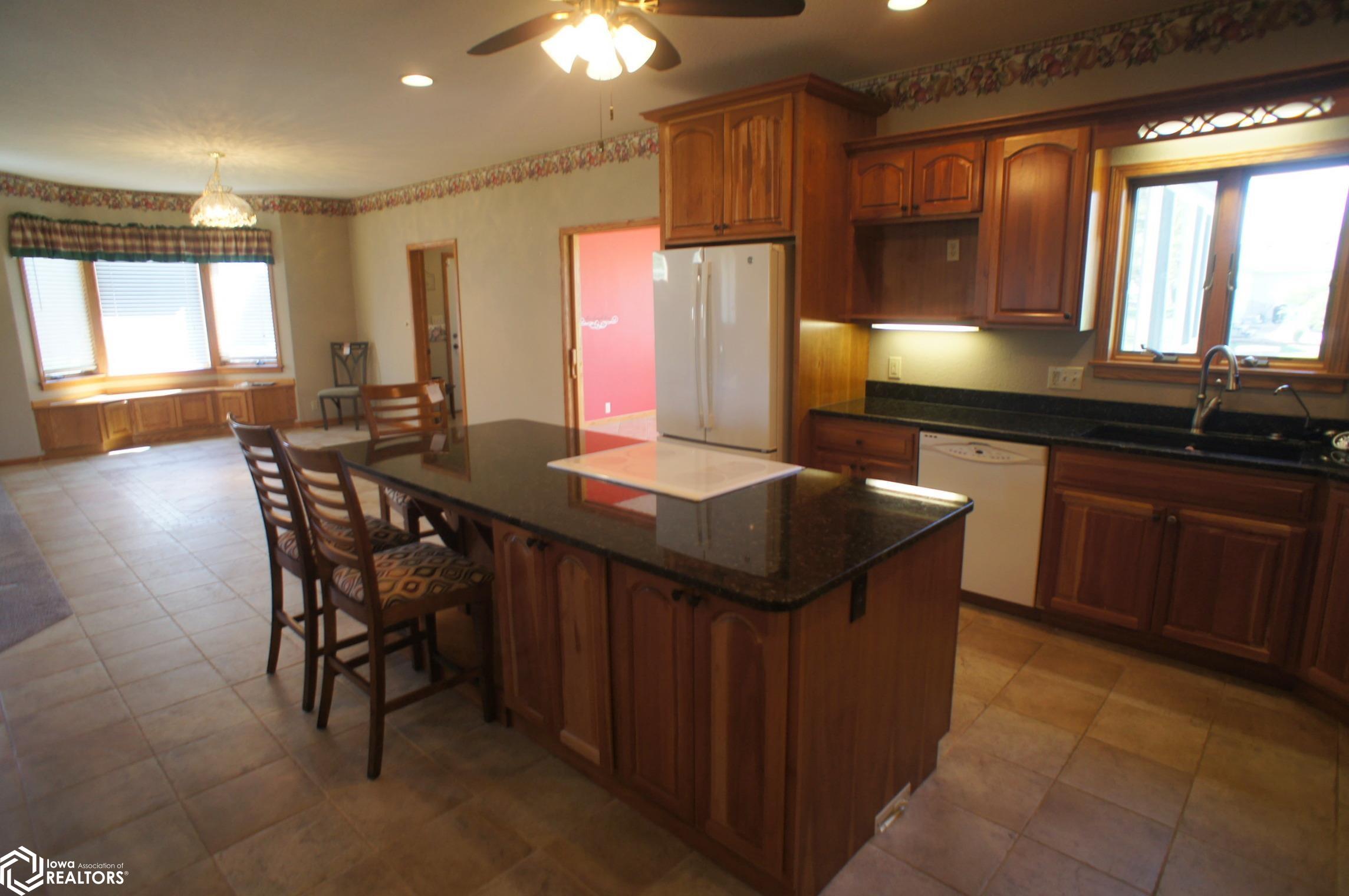 1004 Fair Meadow Drive, Webster City, Iowa image 10