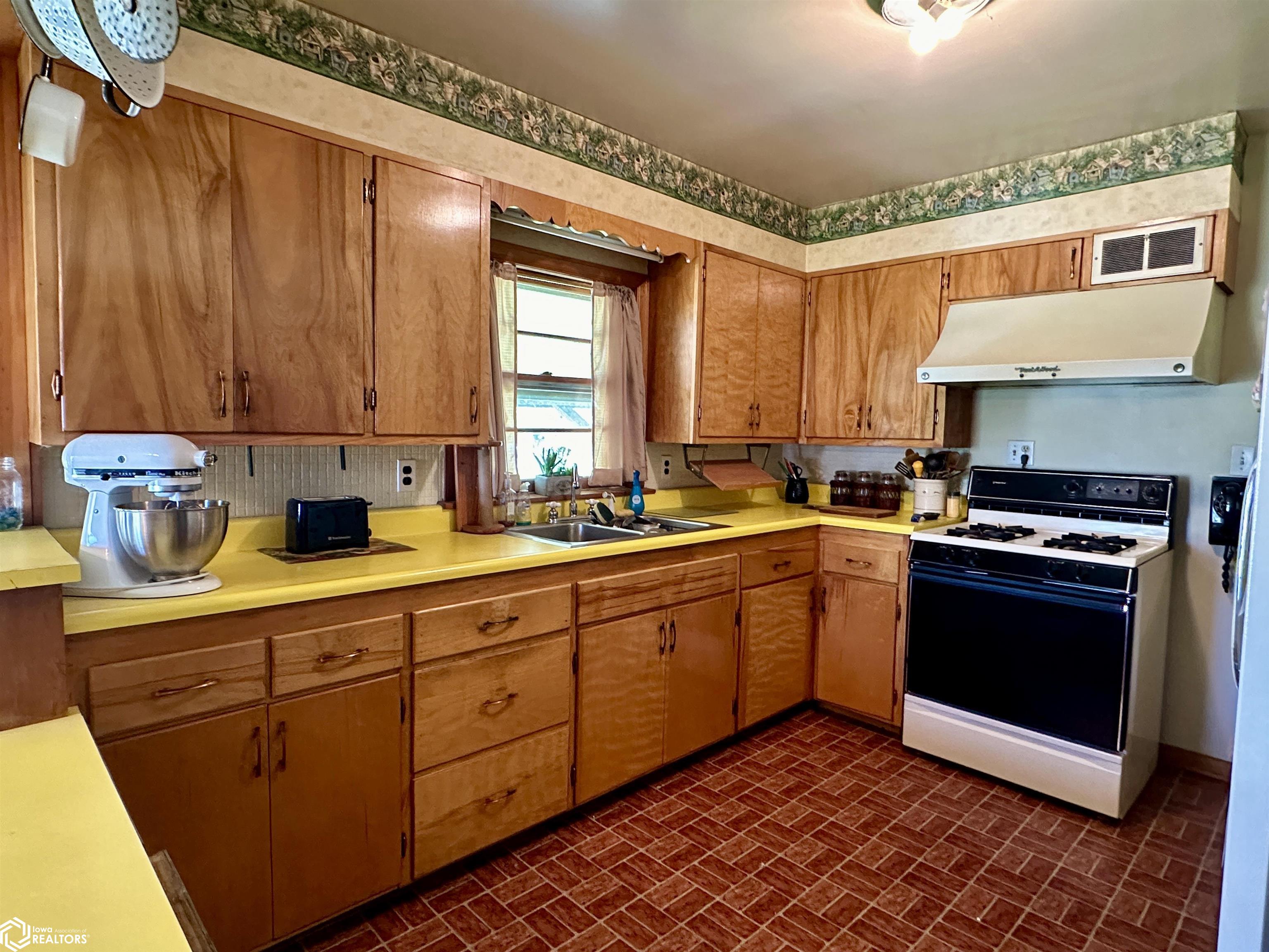 601 Pike Street, Oquawka, Illinois image 9