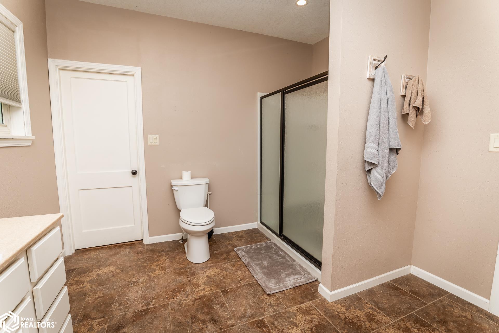 3633 Highway T47, Montour, Iowa image 17