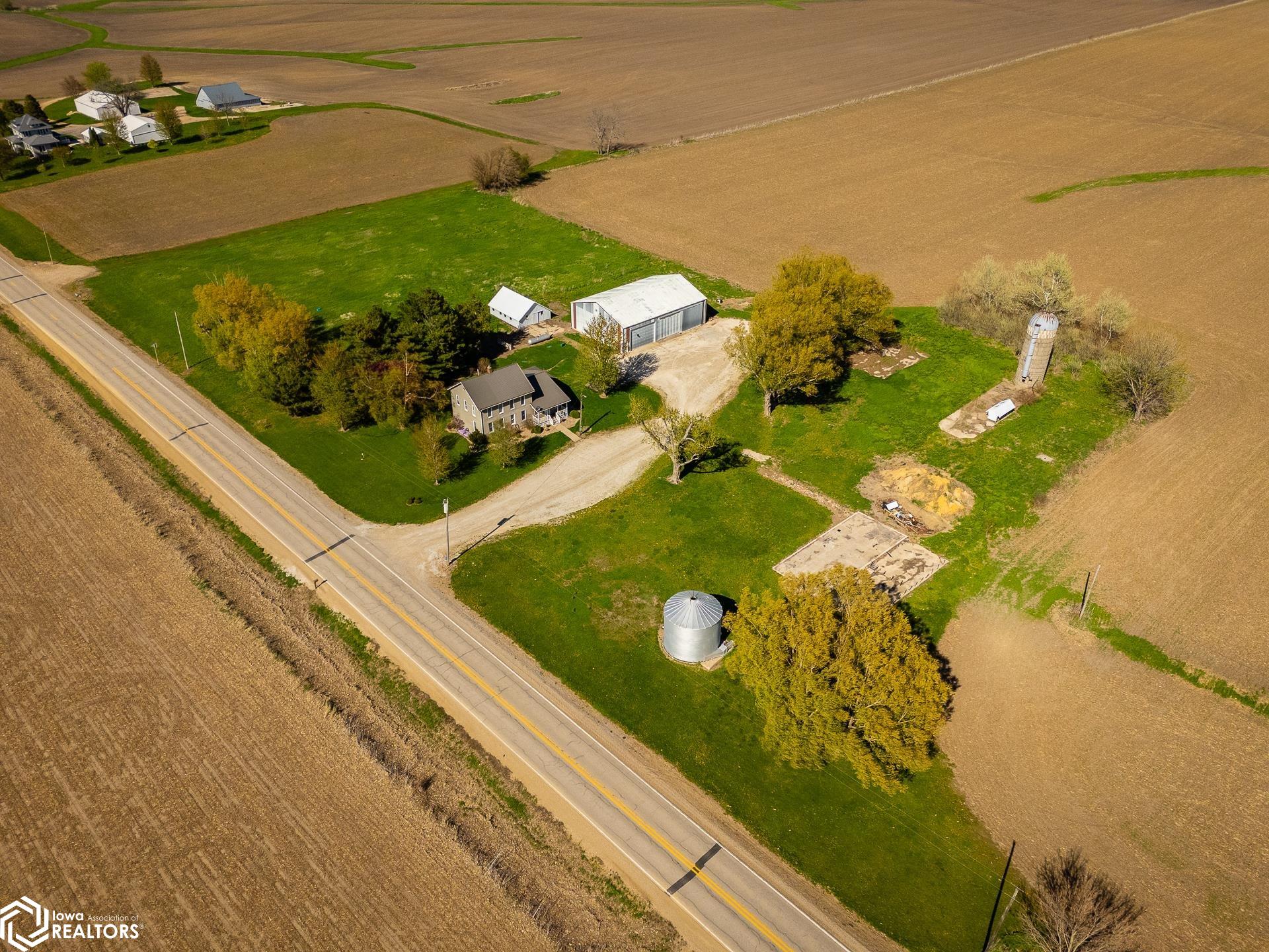 3633 Highway T47, Montour, Iowa image 3