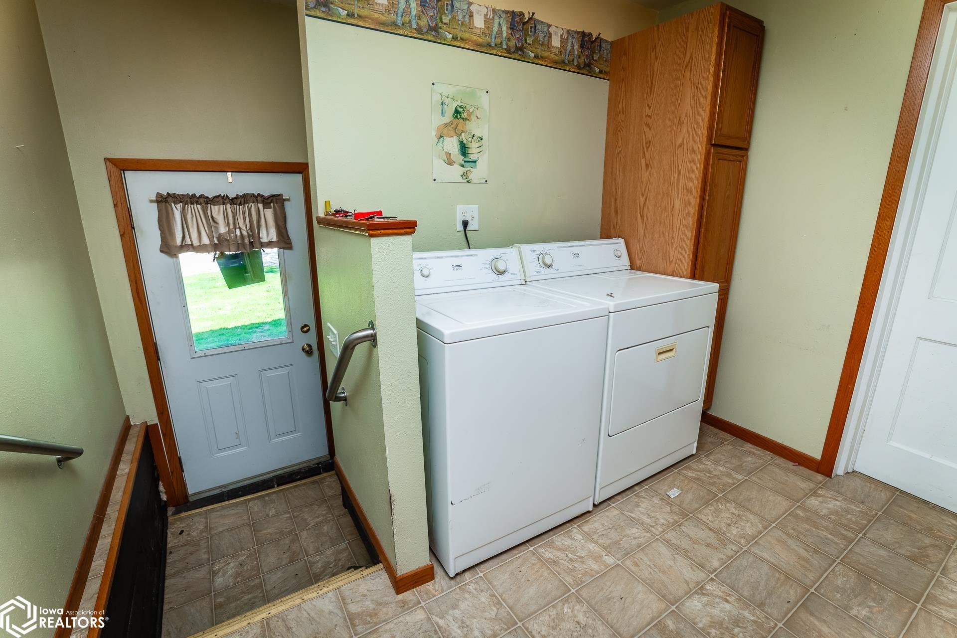 3633 Highway T47, Montour, Iowa image 5