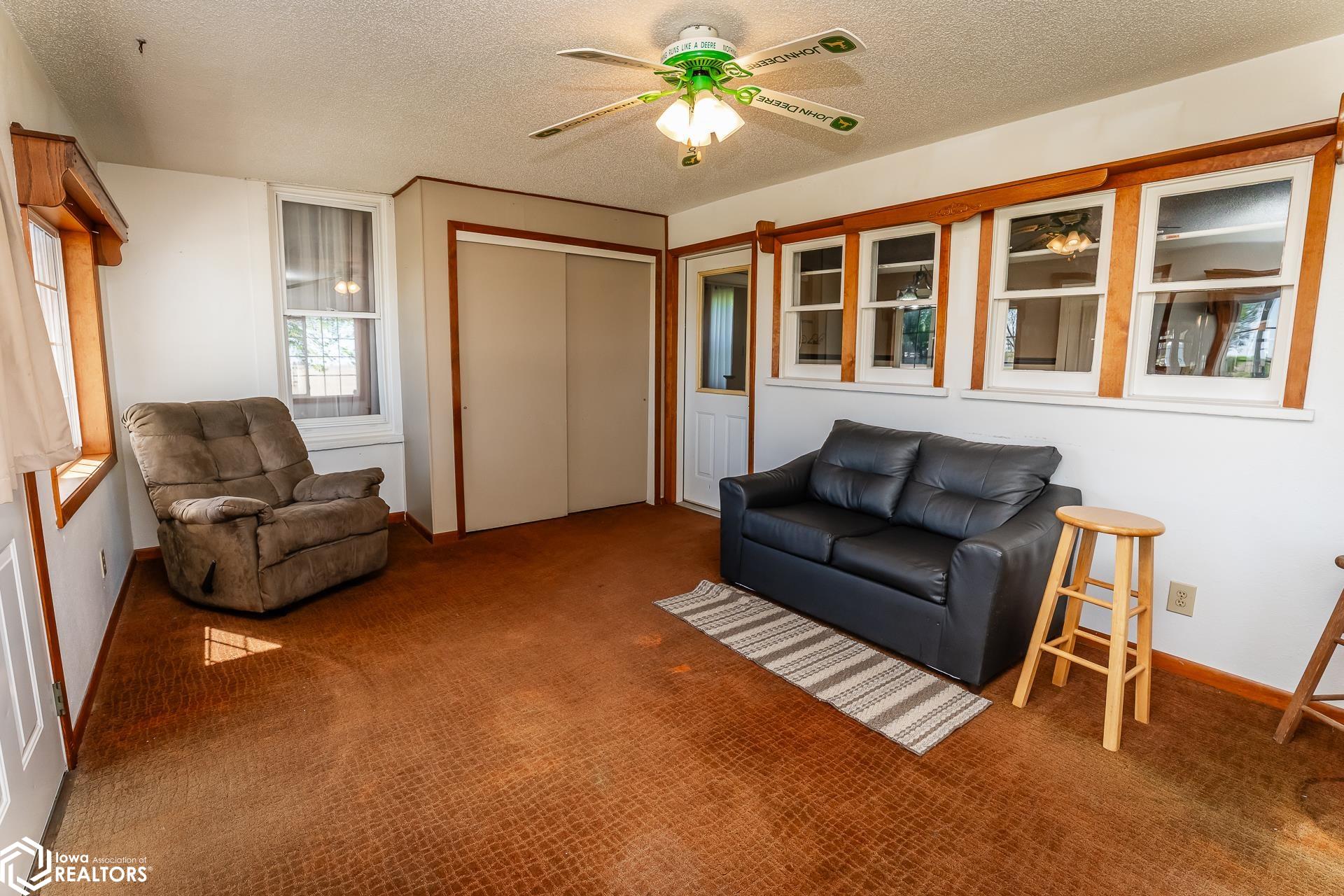 3633 Highway T47, Montour, Iowa image 9