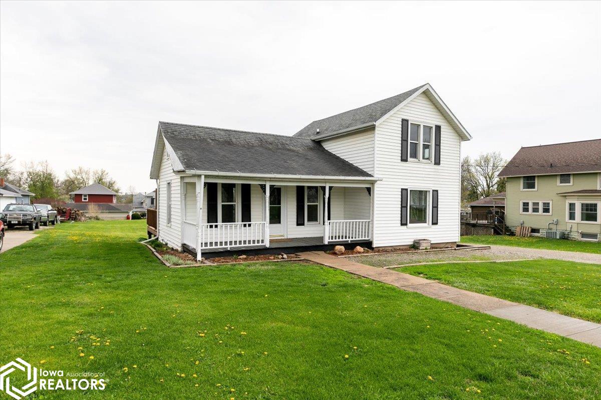 215 W Des Moines Street, Brooklyn, Iowa image 2