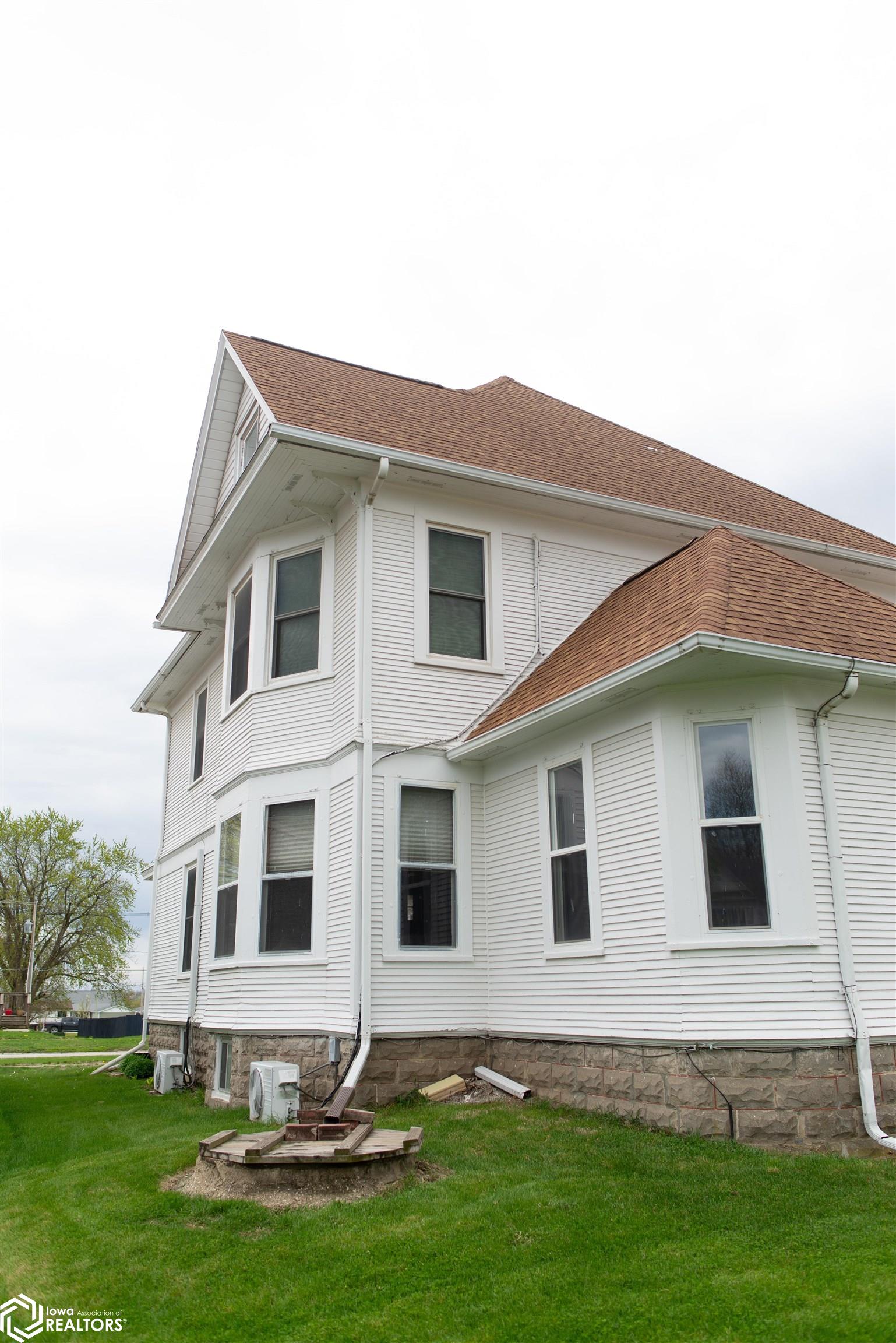 205 SE Jackson, Greenfield, Iowa image 2