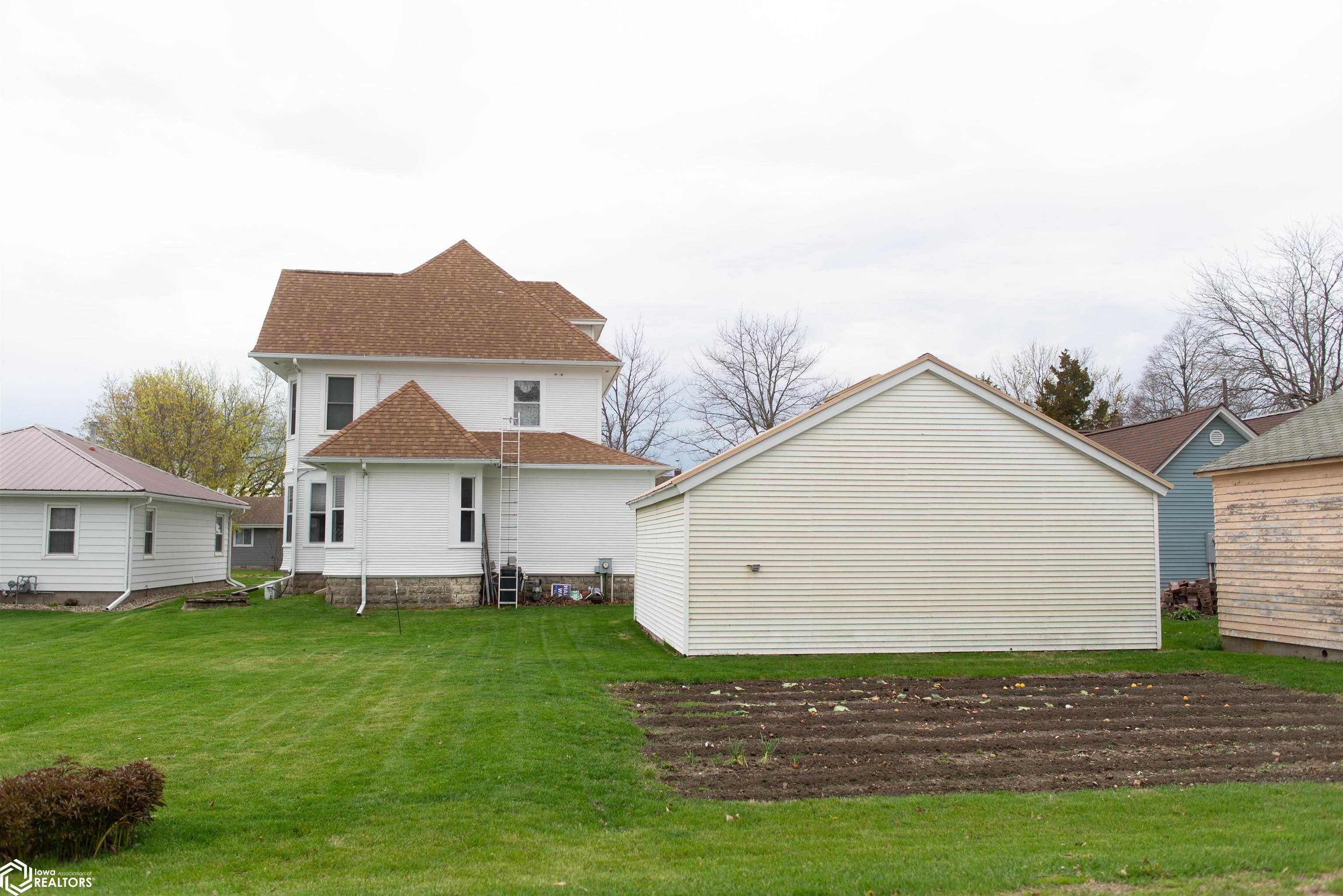 205 SE Jackson, Greenfield, Iowa image 4