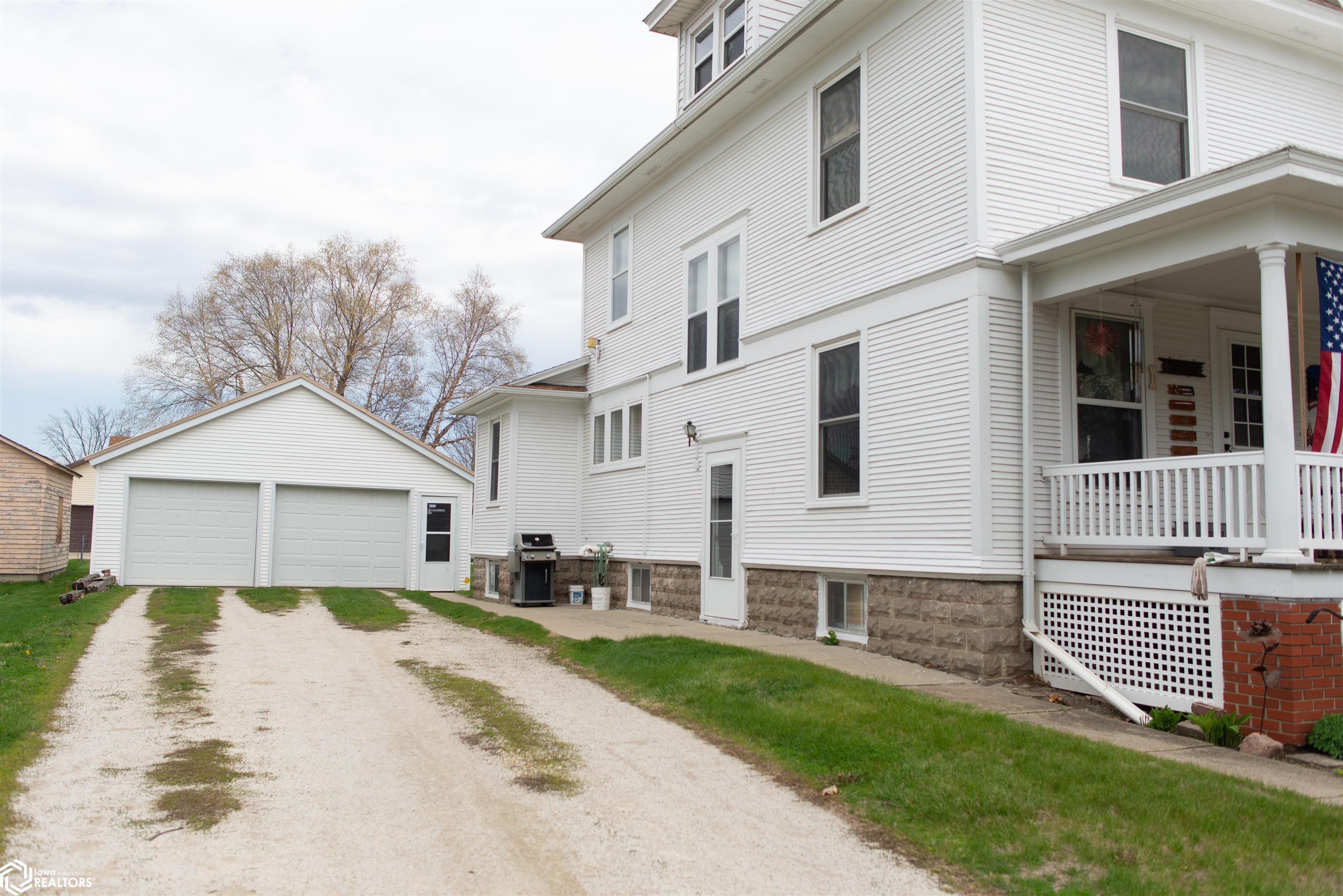 205 SE Jackson, Greenfield, Iowa image 6