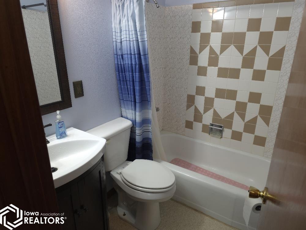 704 Lake Street, Blairsburg, Iowa image 28
