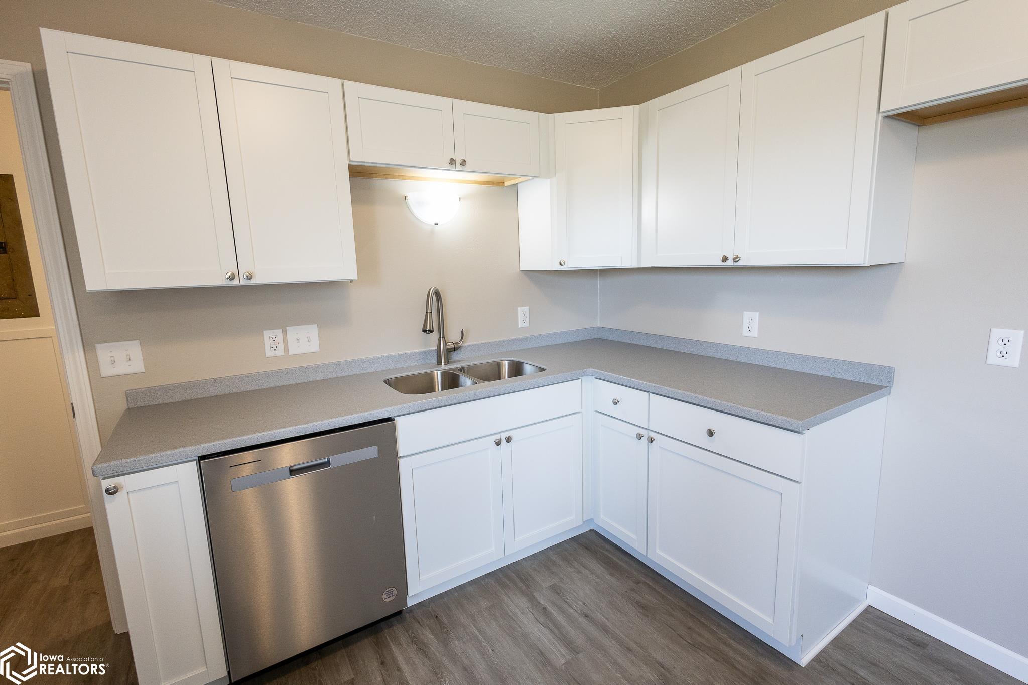 126 Indian Avenue, Forest City, Iowa image 3