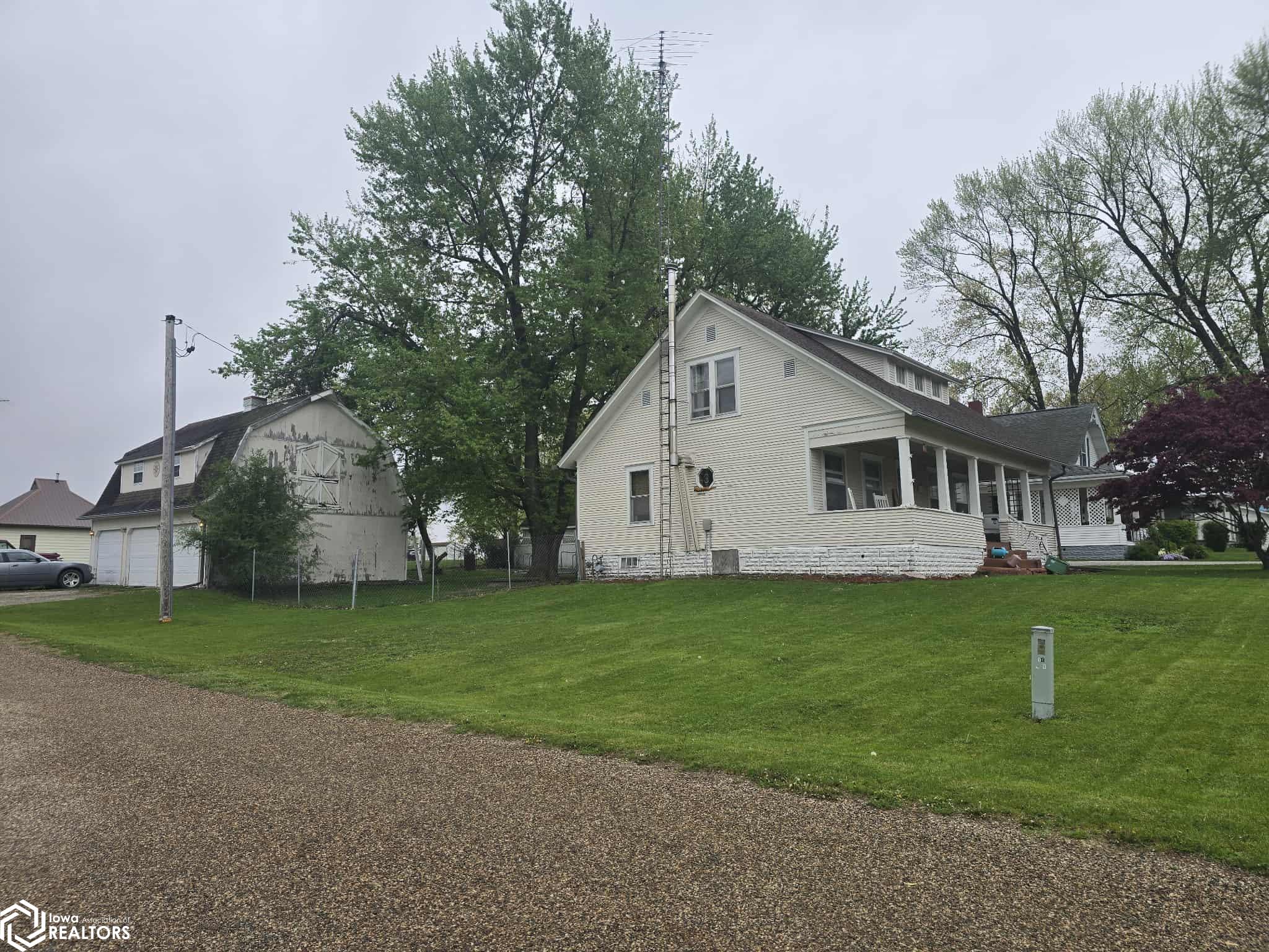 1401 3rd Street, Batavia, Iowa image 5