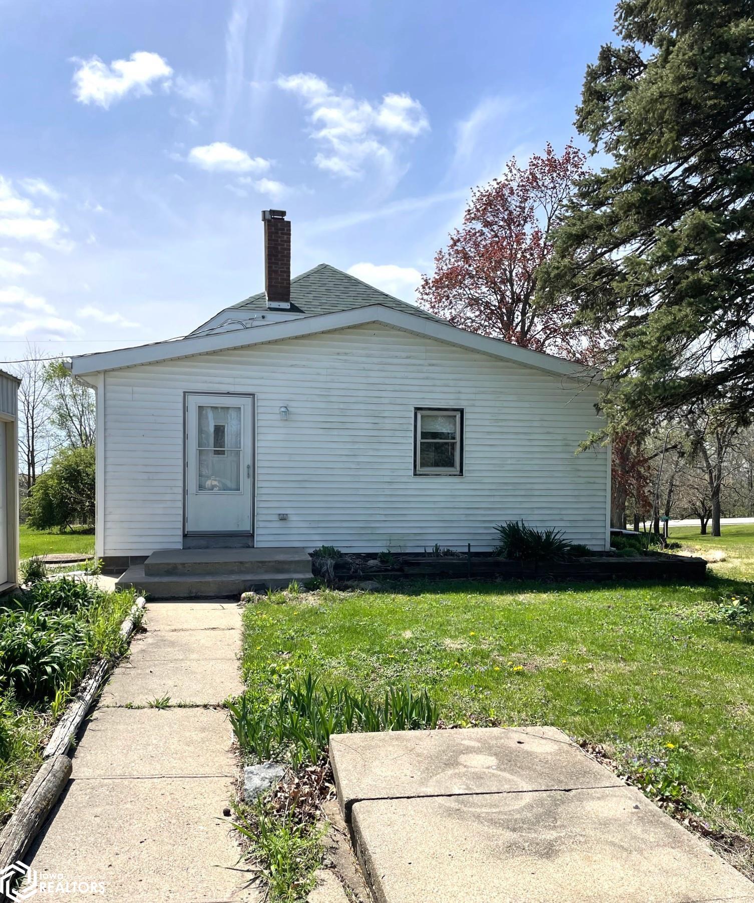 480 E 92nd Street, Kellogg, Iowa image 5