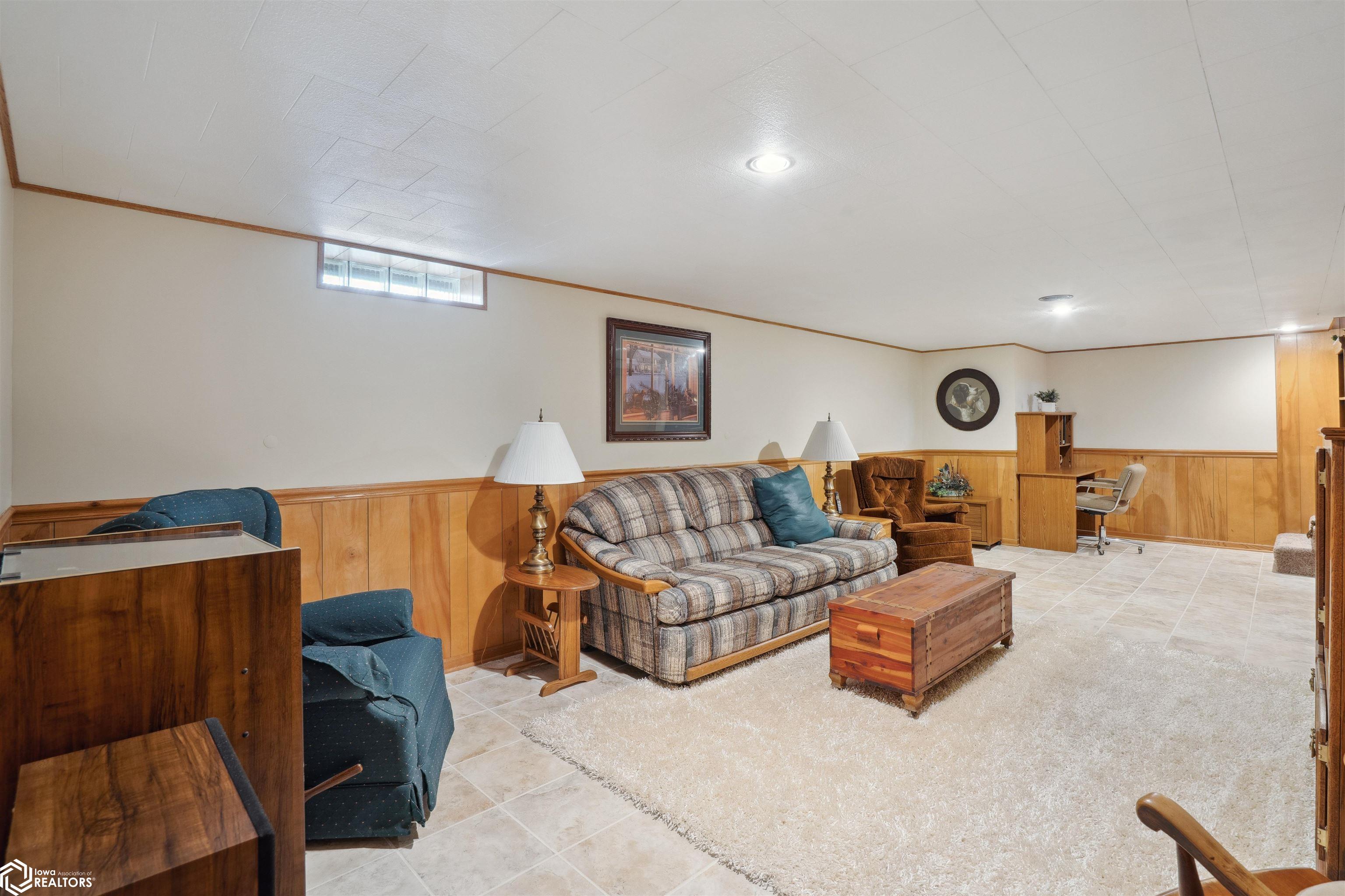 1711 10th Avenue Place, Grinnell, Iowa image 16