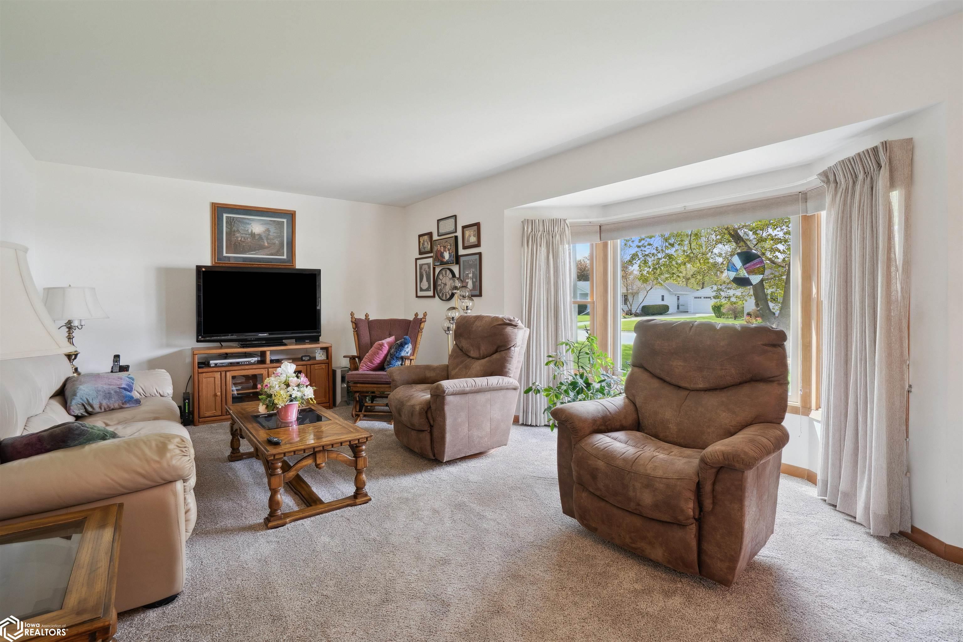 1711 10th Avenue Place, Grinnell, Iowa image 5