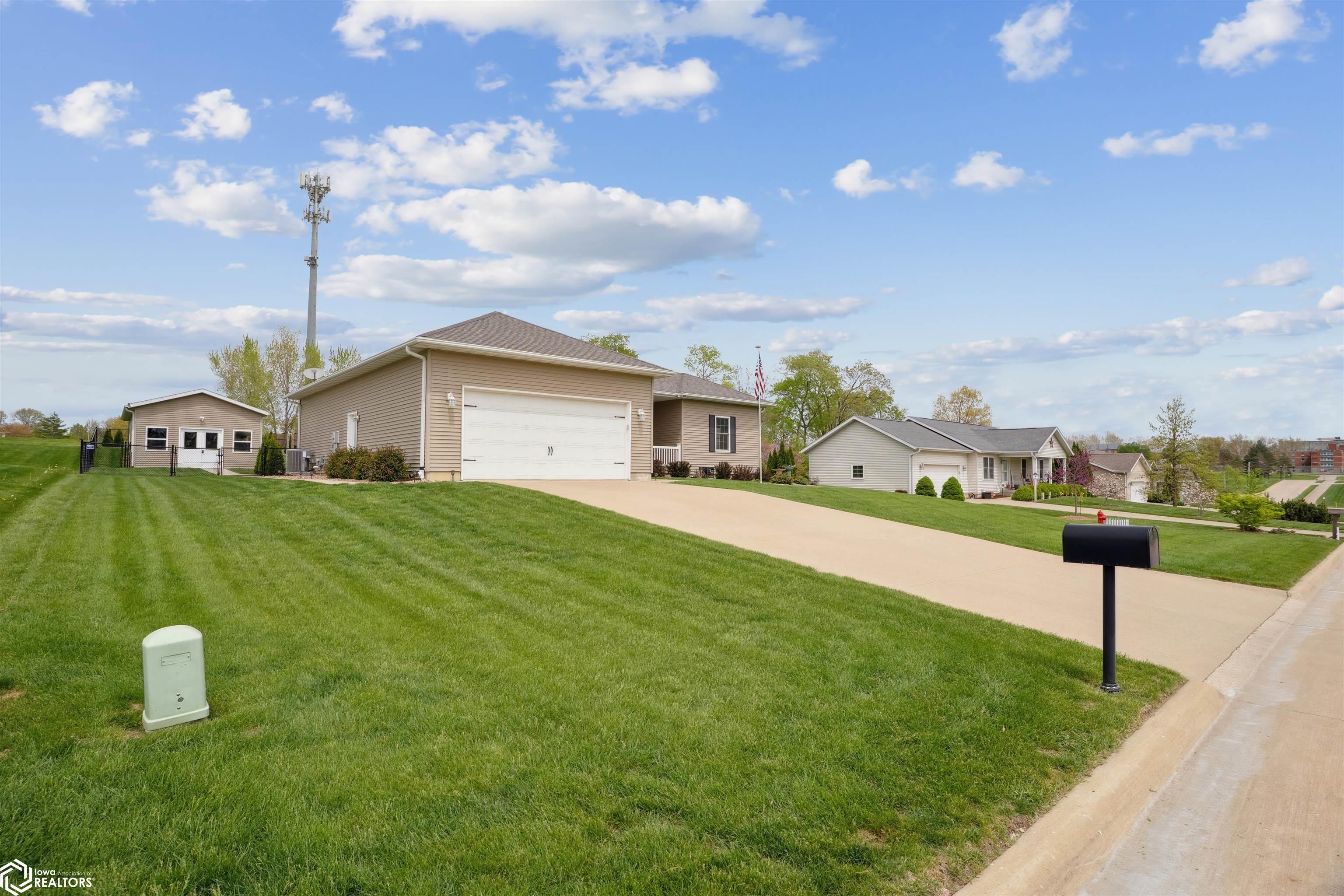 707 E Bell Dr., Mount Pleasant, Iowa image 2