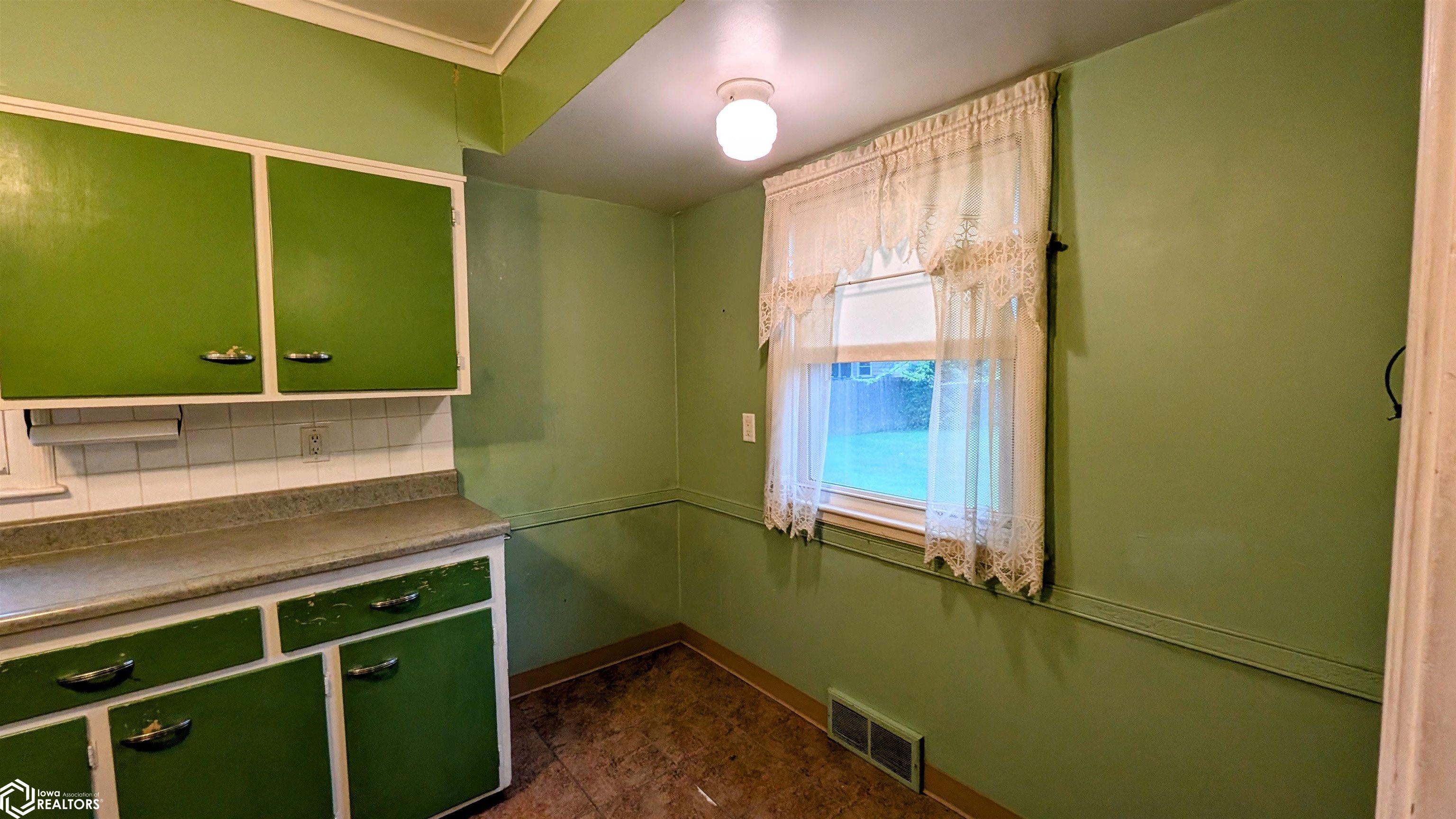 1412 10th Avenue, Grinnell, Iowa image 11