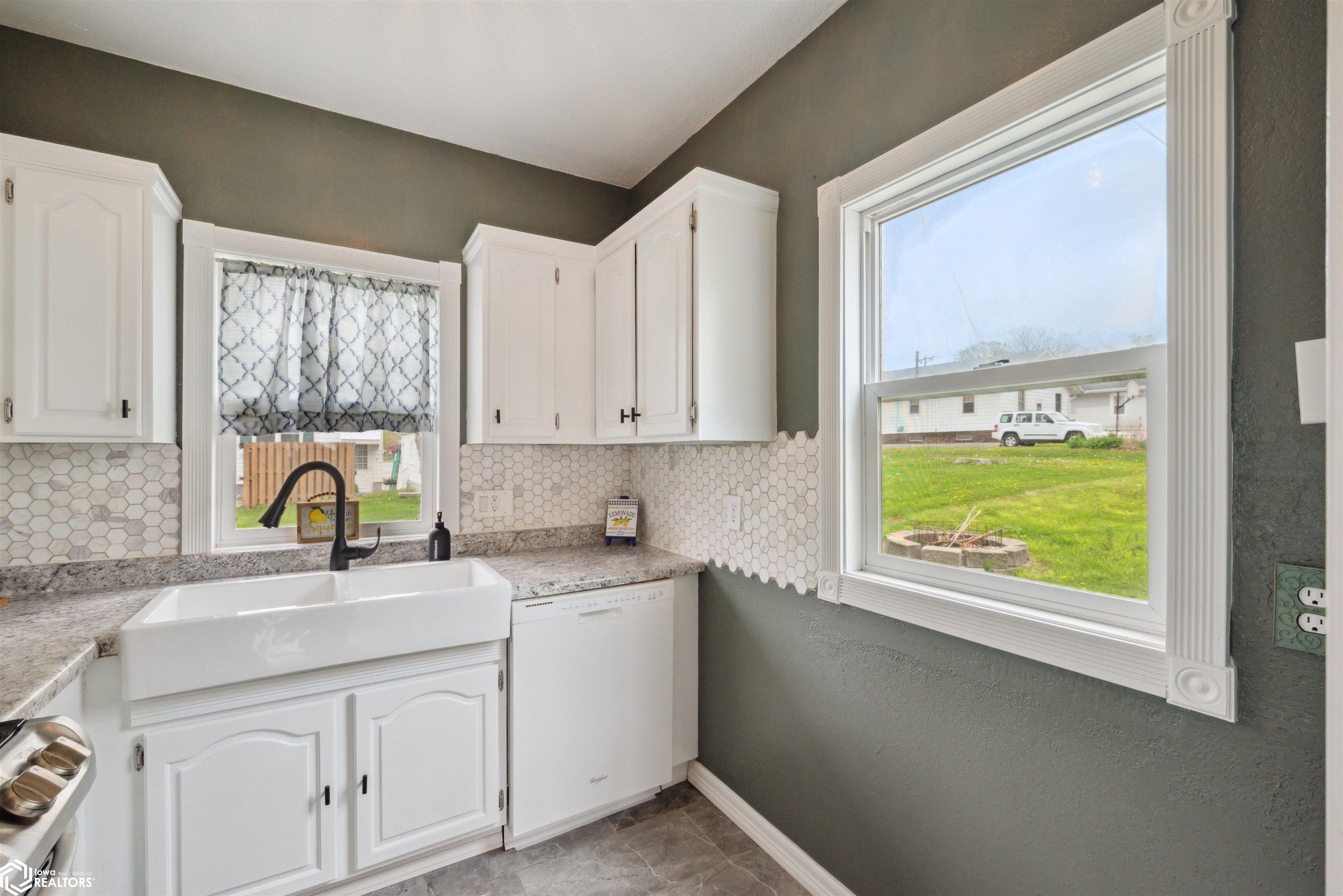 330 E 13th Street, Newton, Iowa image 15