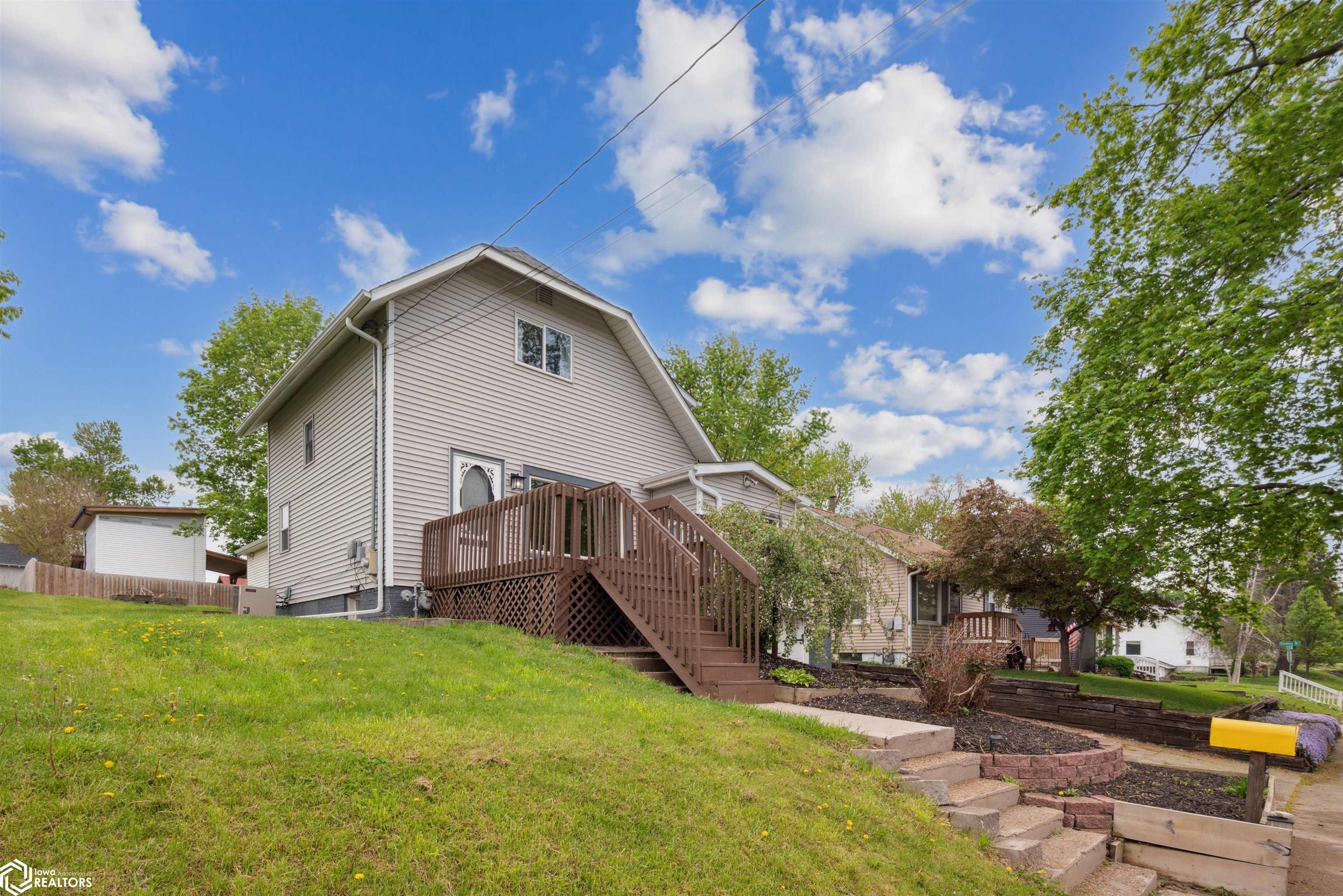 330 E 13th Street, Newton, Iowa image 3