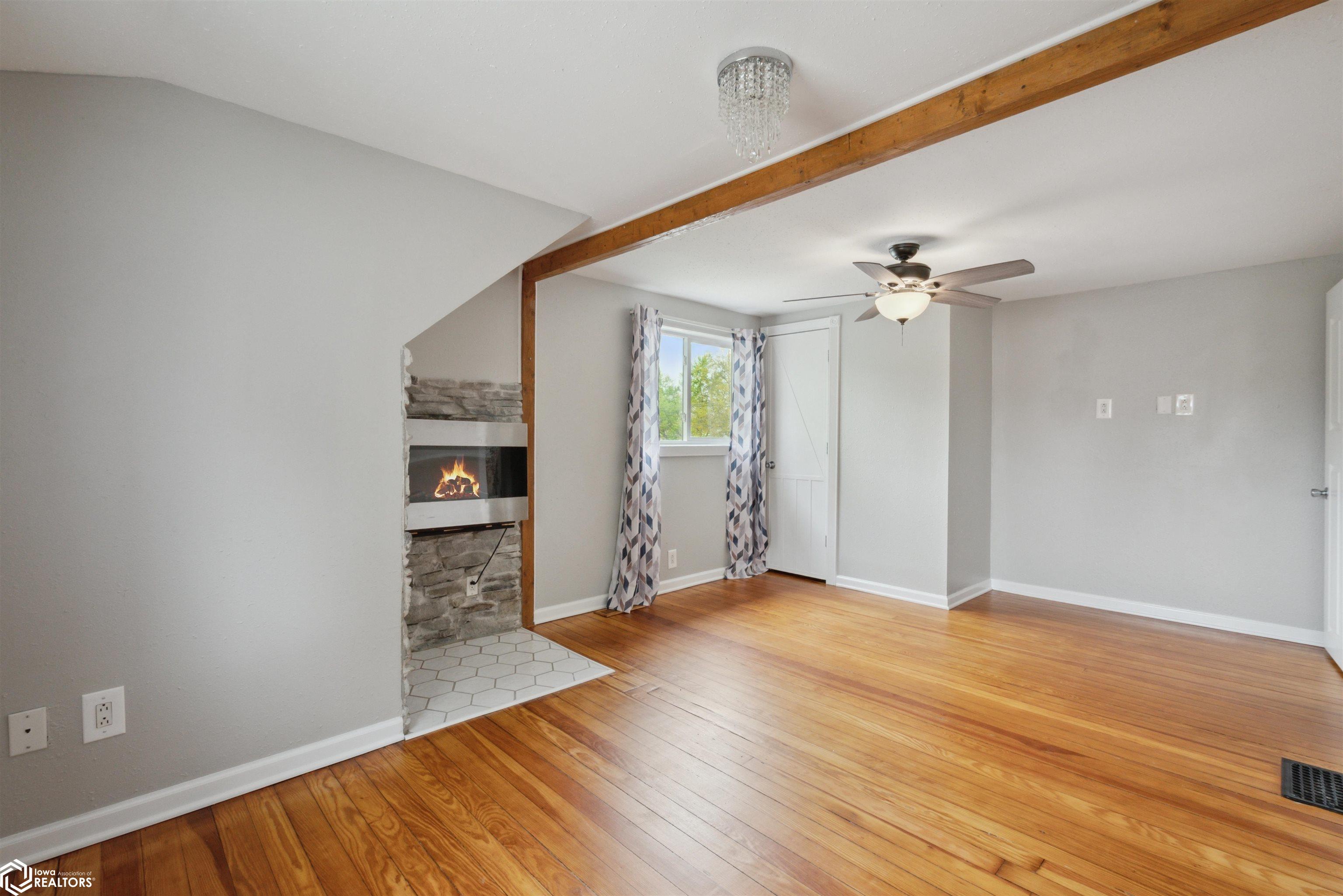 330 E 13th Street, Newton, Iowa image 26