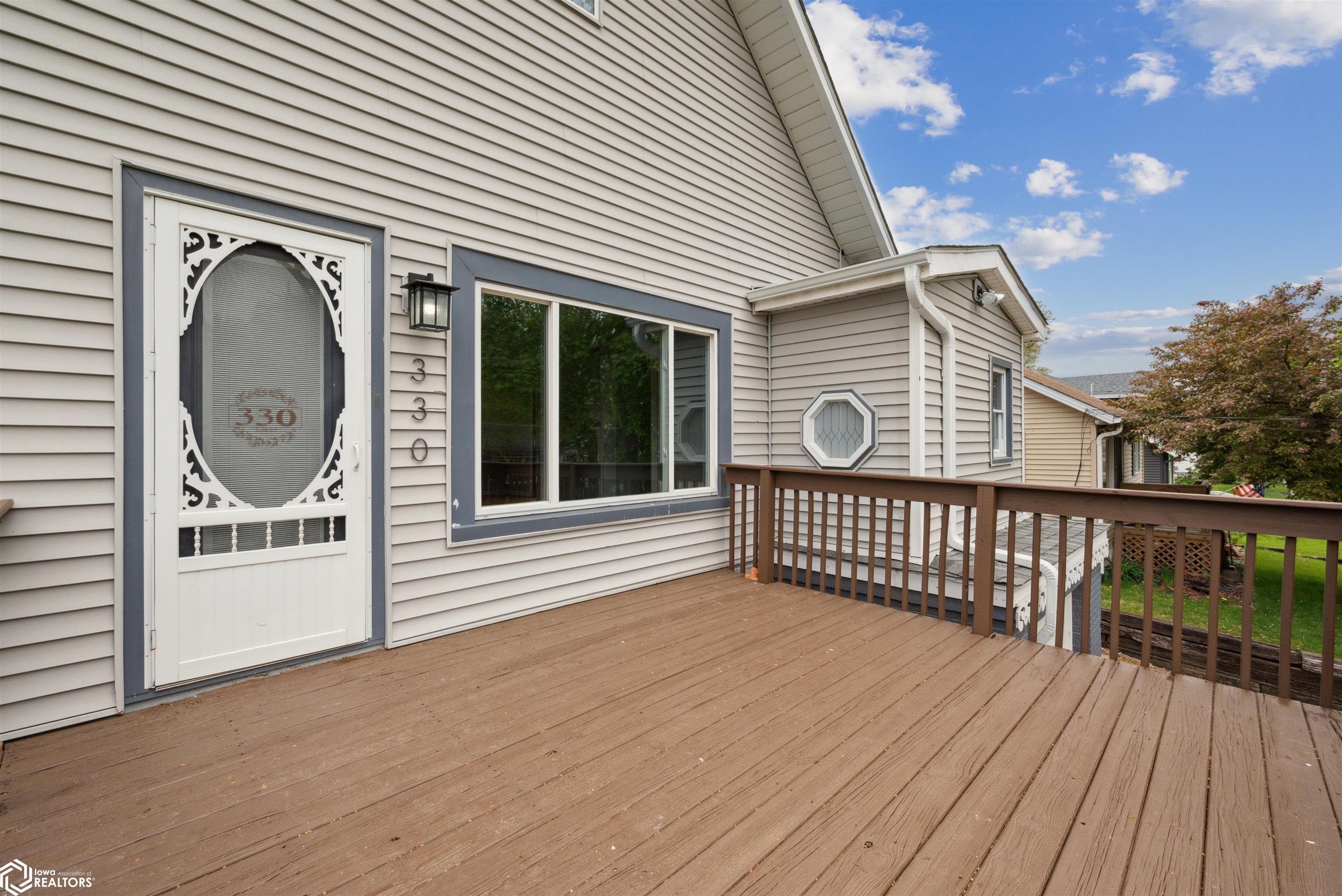 330 E 13th Street, Newton, Iowa image 4
