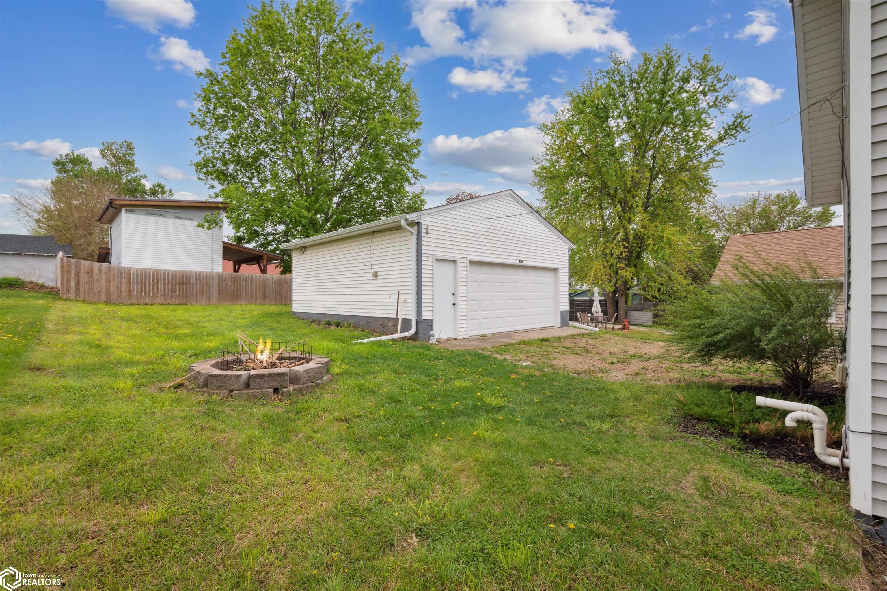 330 E 13th Street, Newton, Iowa image 33