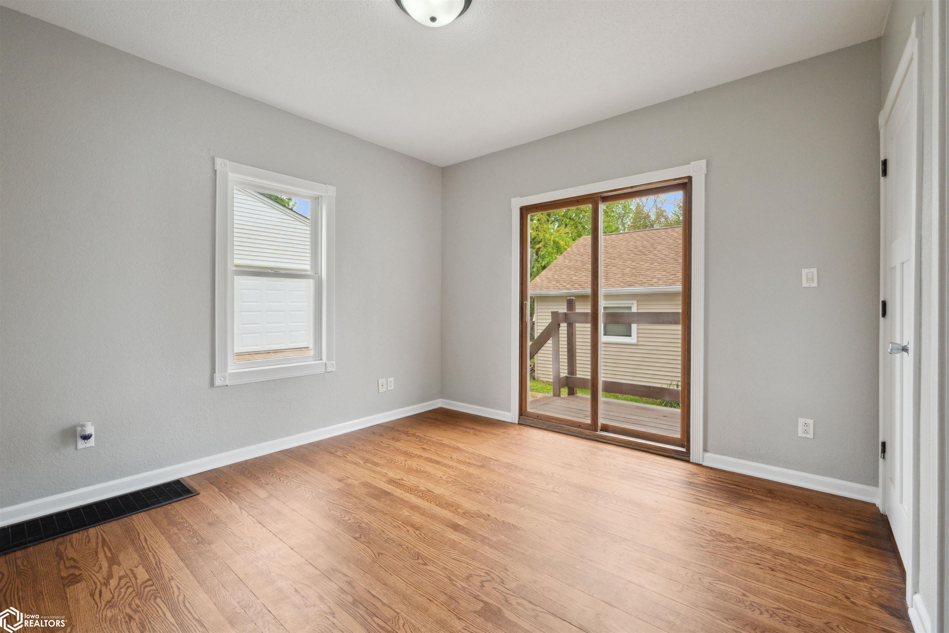 330 E 13th Street, Newton, Iowa image 10