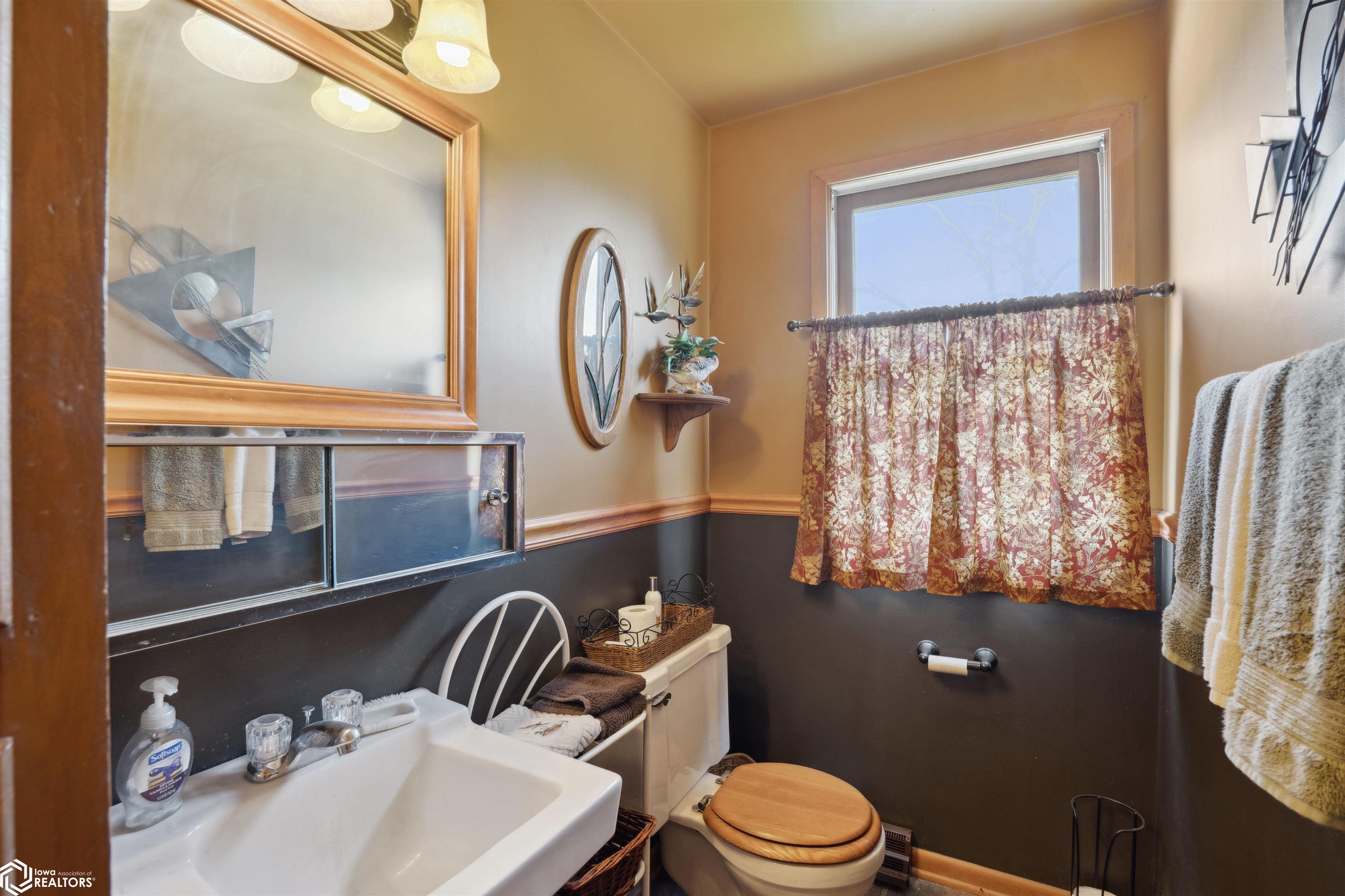 1717 10th Avenue, Grinnell, Iowa image 17
