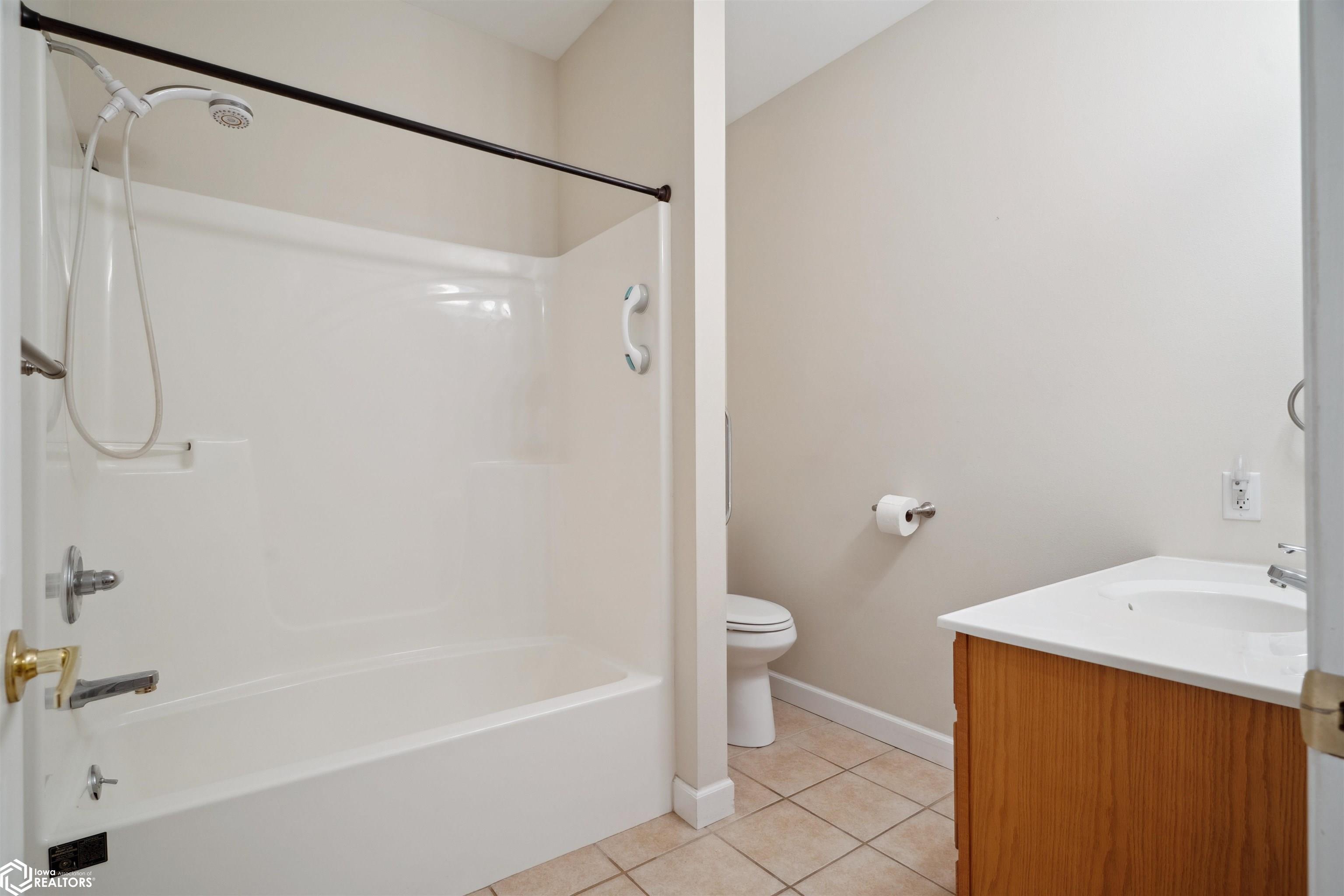 1527 Winchester Dr, Burlington, Iowa image 20