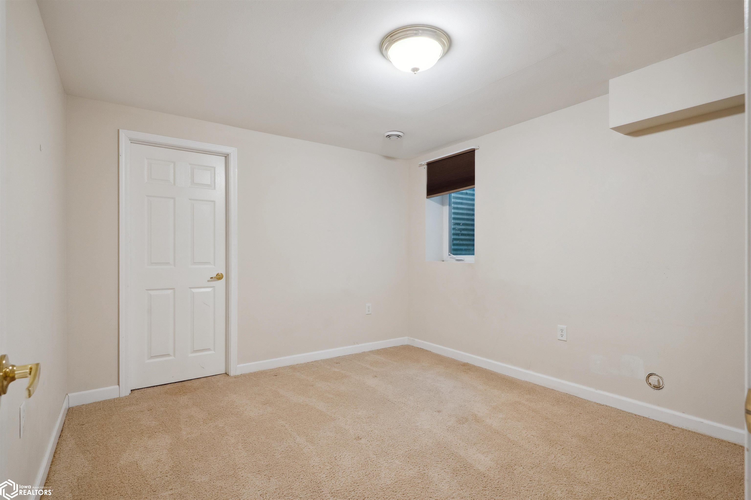 1527 Winchester Dr, Burlington, Iowa image 29
