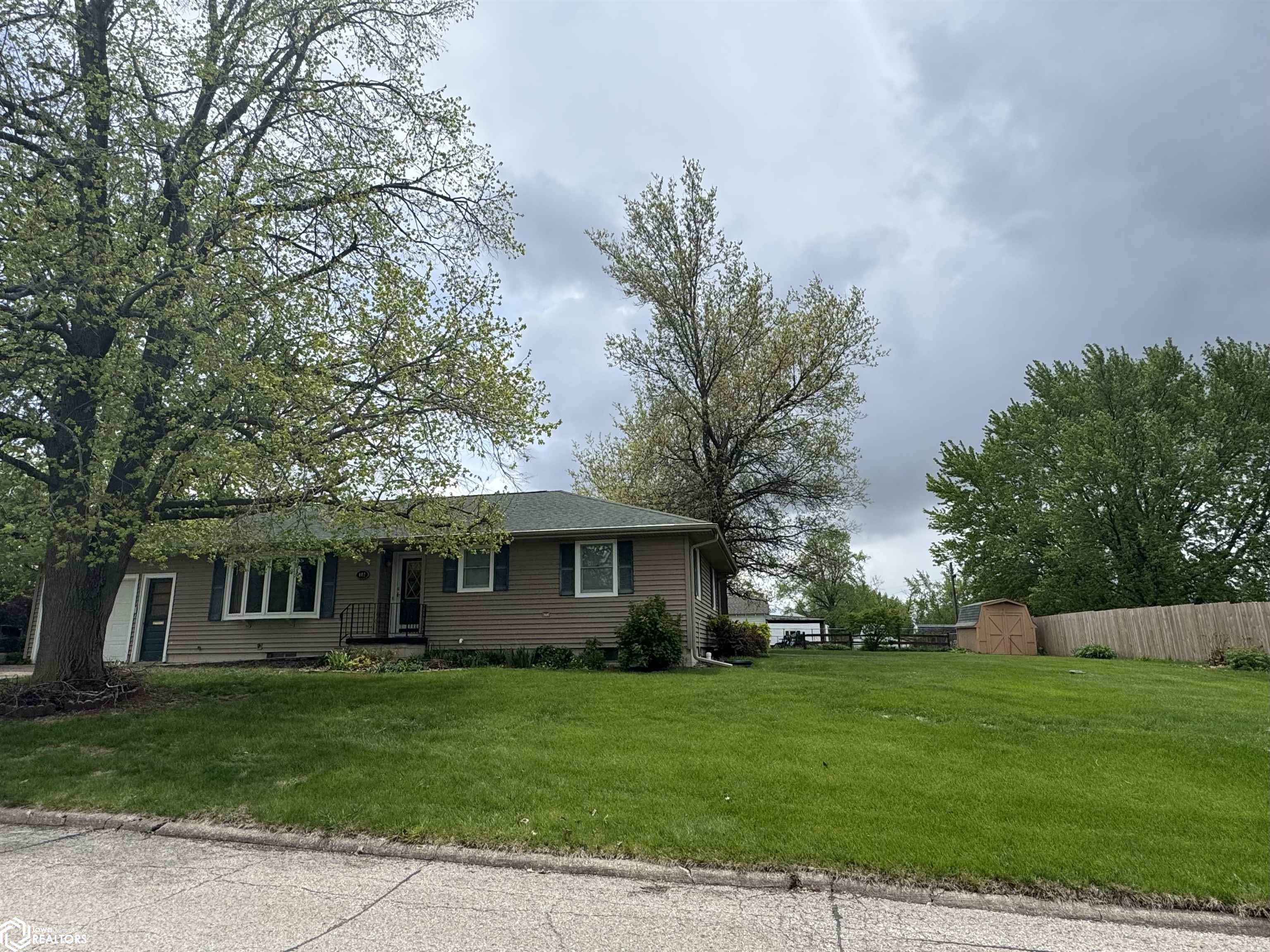 402 E Buckeye, Creston, Iowa image 2