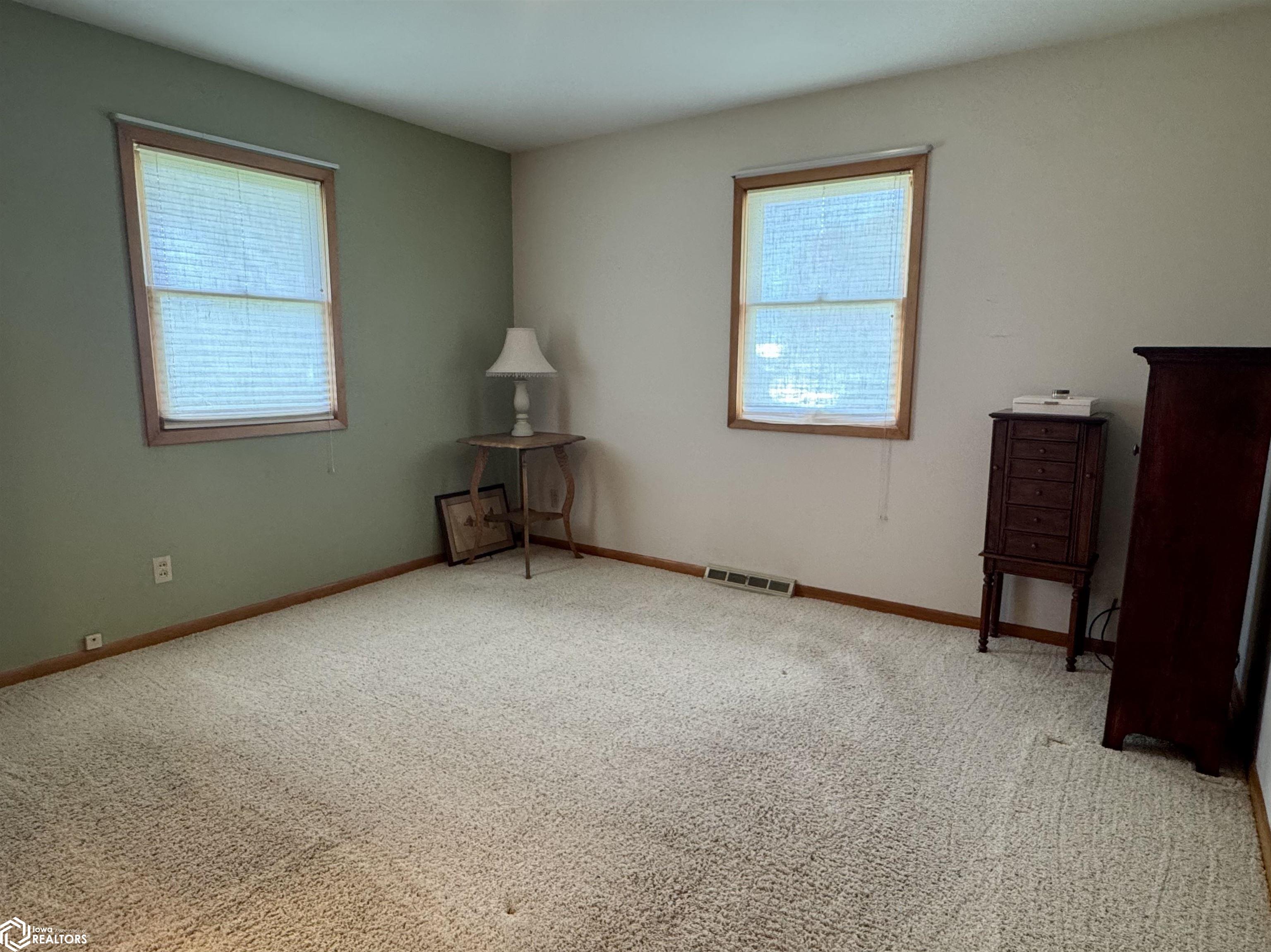 402 E Buckeye, Creston, Iowa image 19