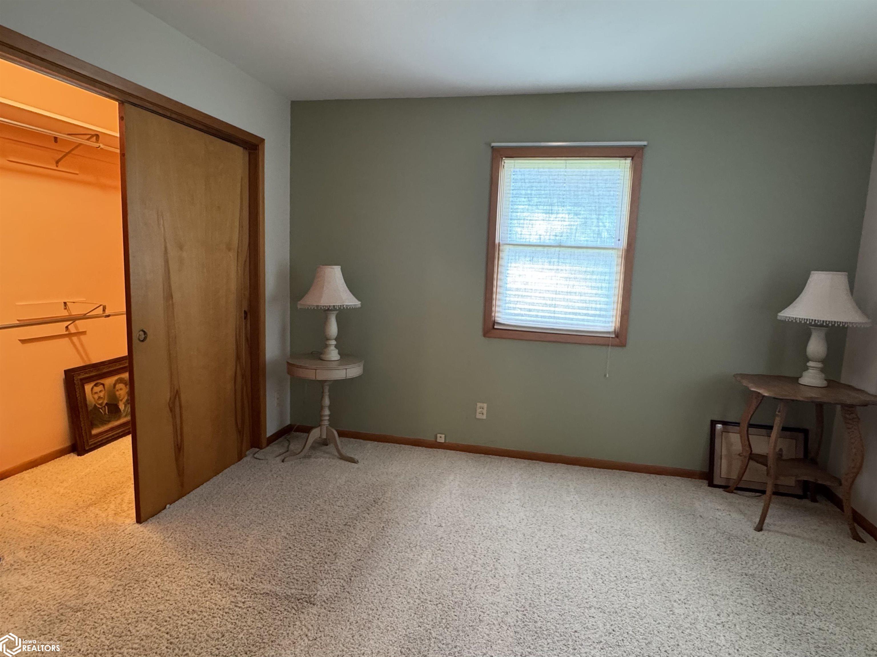 402 E Buckeye, Creston, Iowa image 20