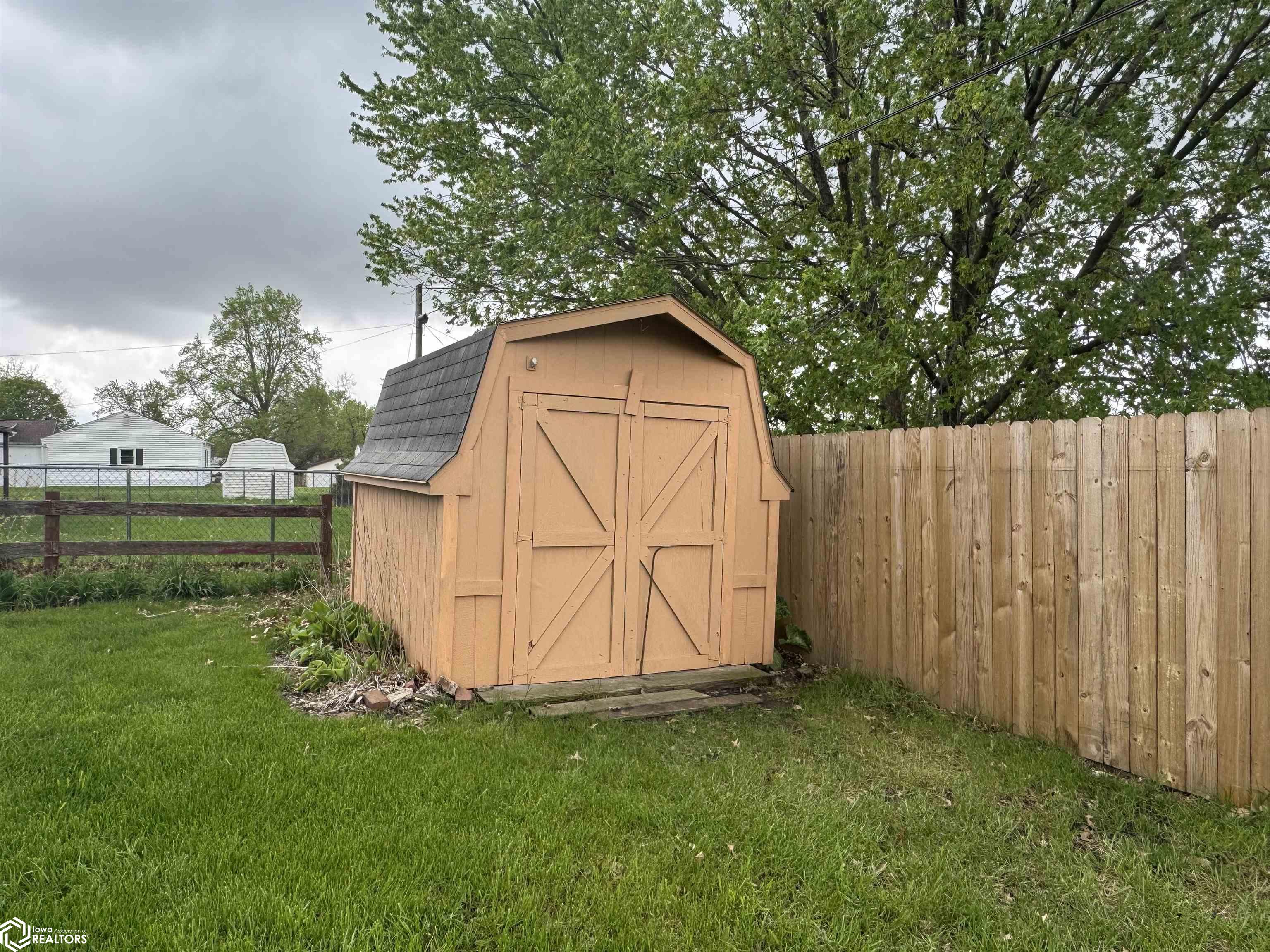 402 E Buckeye, Creston, Iowa image 3