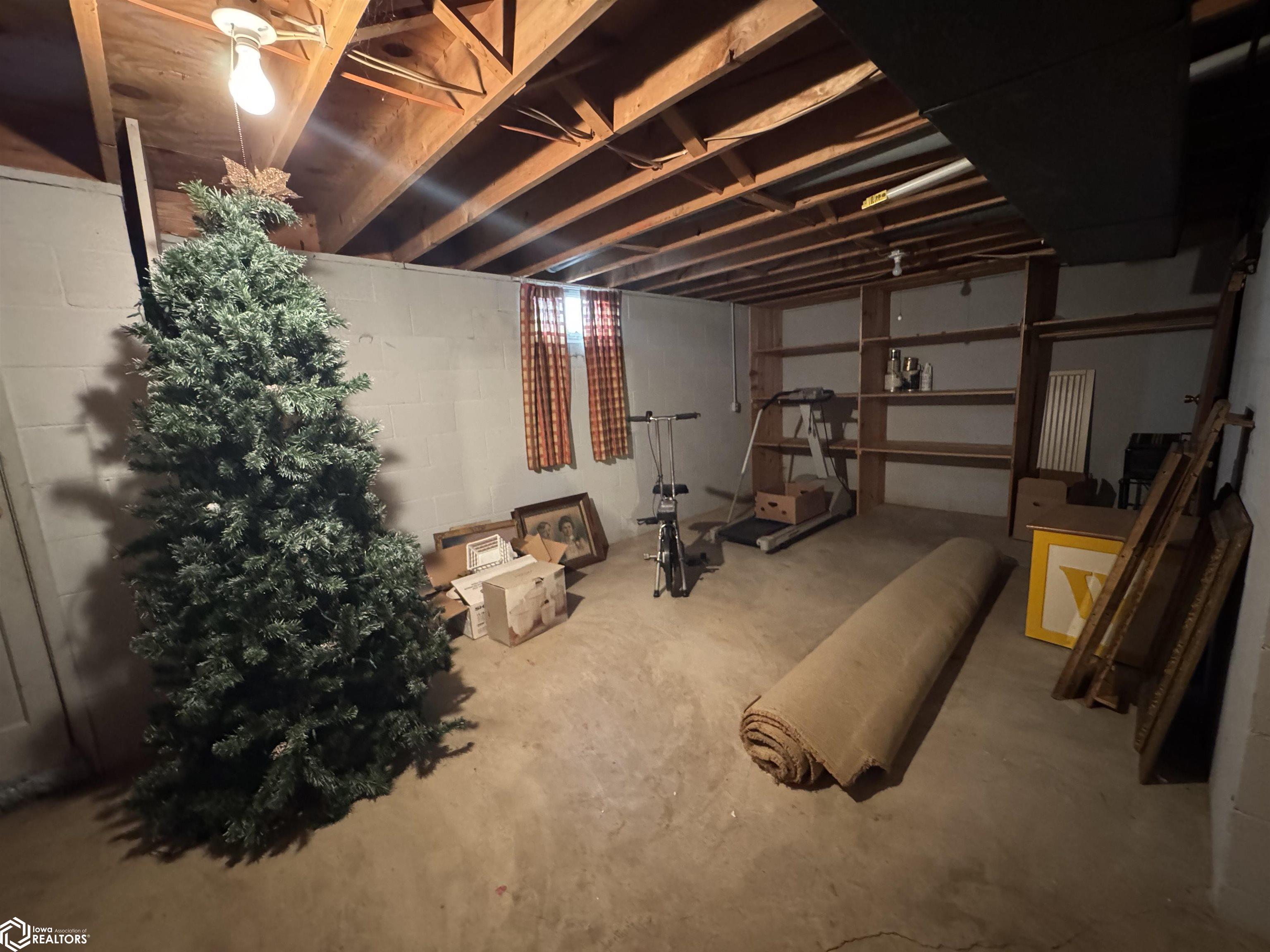 402 E Buckeye, Creston, Iowa image 33