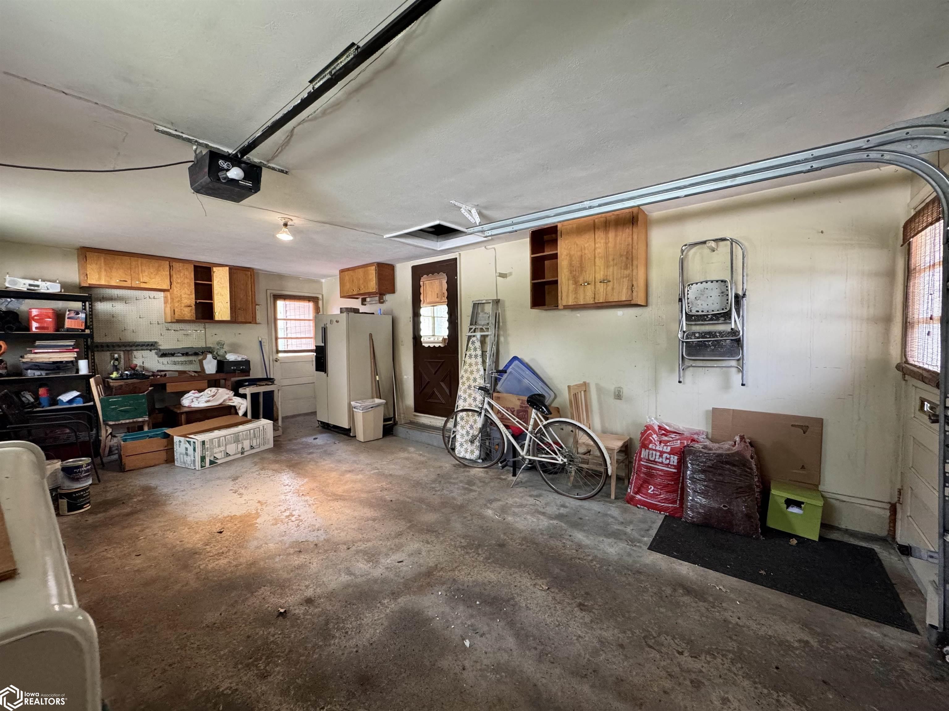 402 E Buckeye, Creston, Iowa image 35