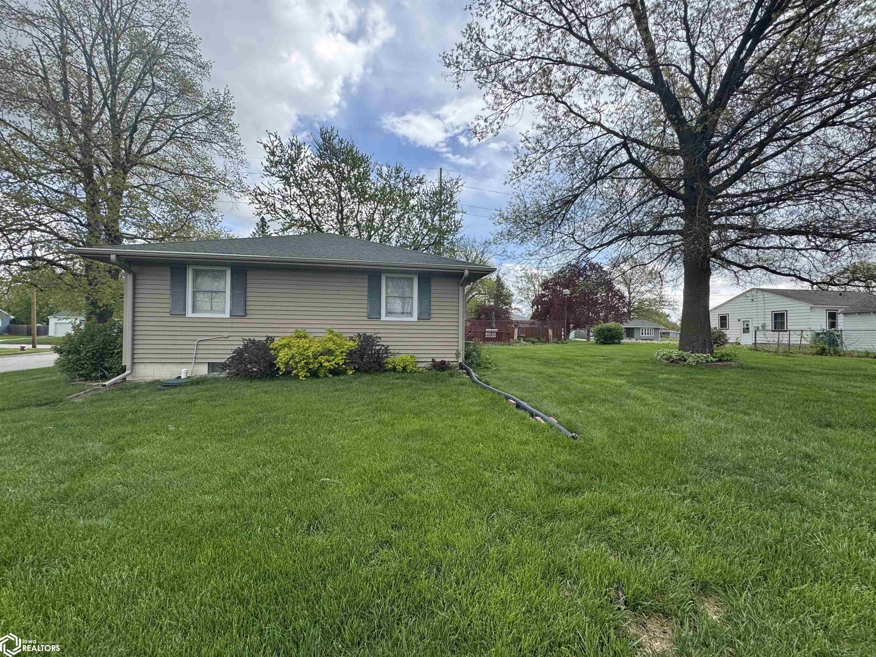 402 E Buckeye, Creston, Iowa image 37