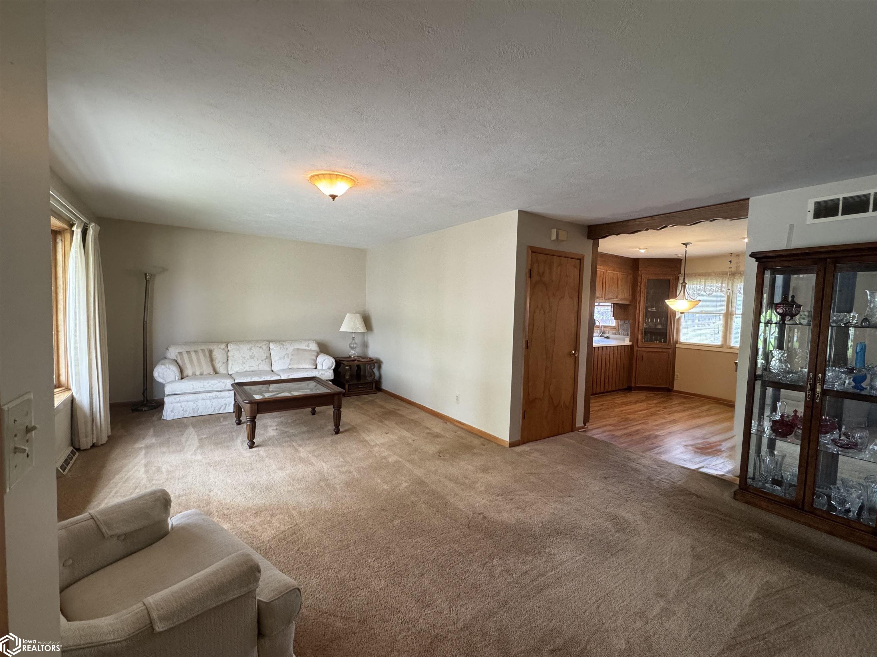 402 E Buckeye, Creston, Iowa image 9