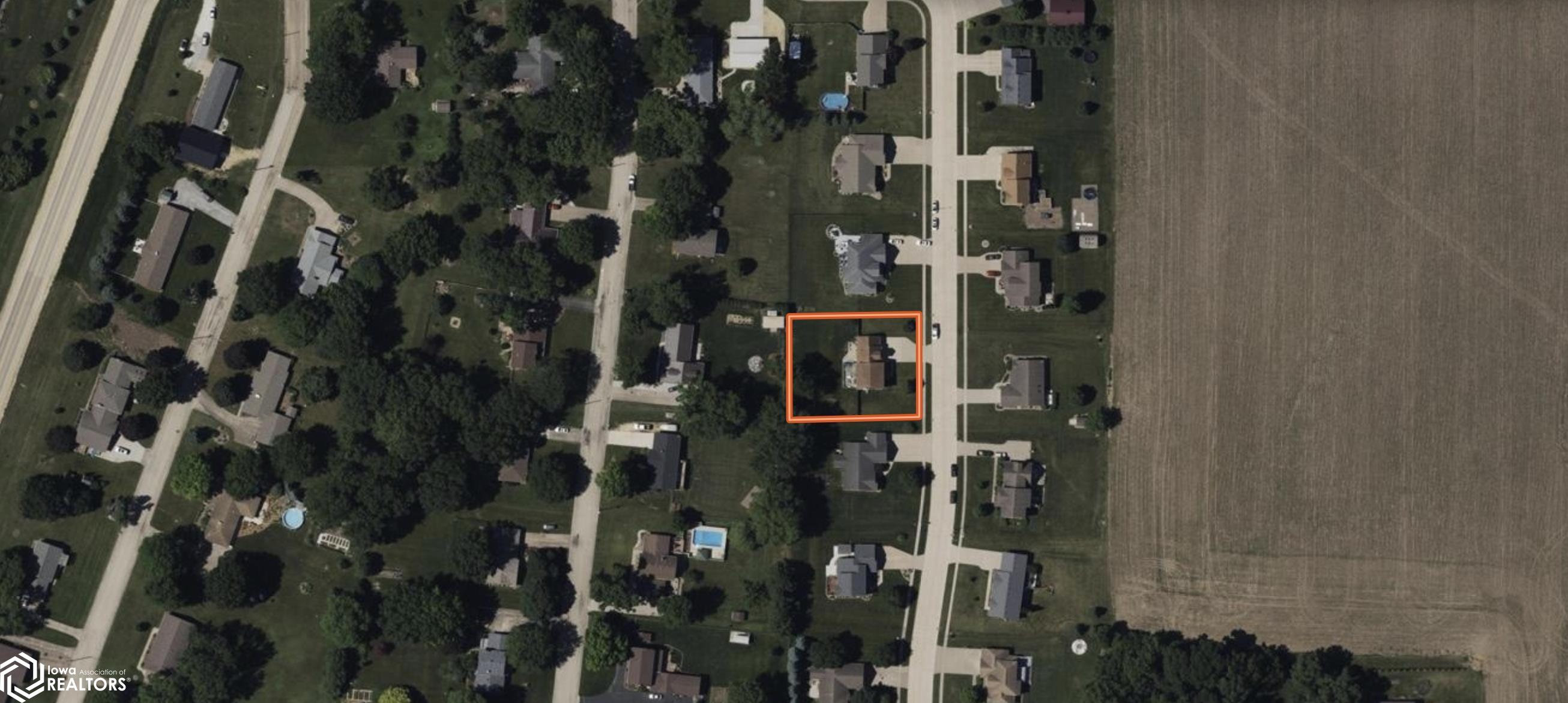 3212 Hunter, Eldridge, Iowa image 2