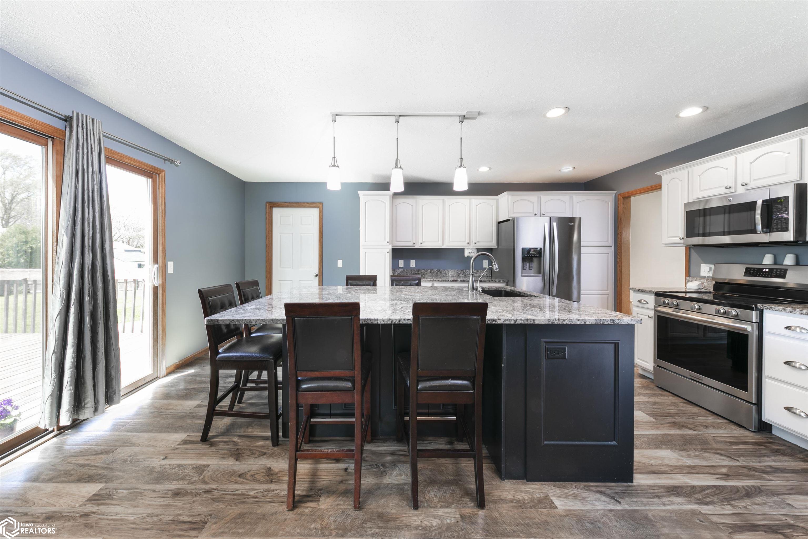 3212 Hunter, Eldridge, Iowa image 11