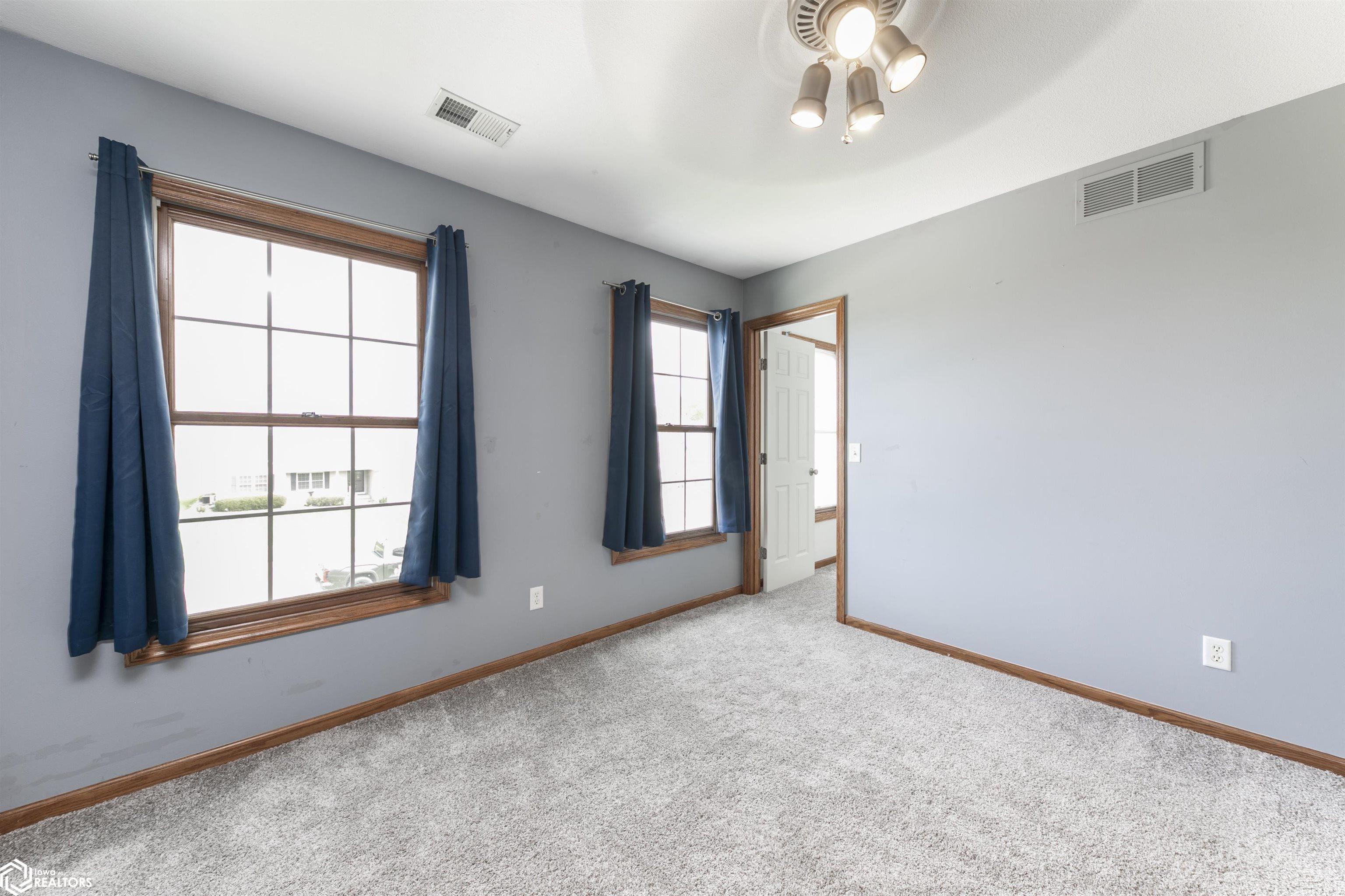 3212 Hunter, Eldridge, Iowa image 21
