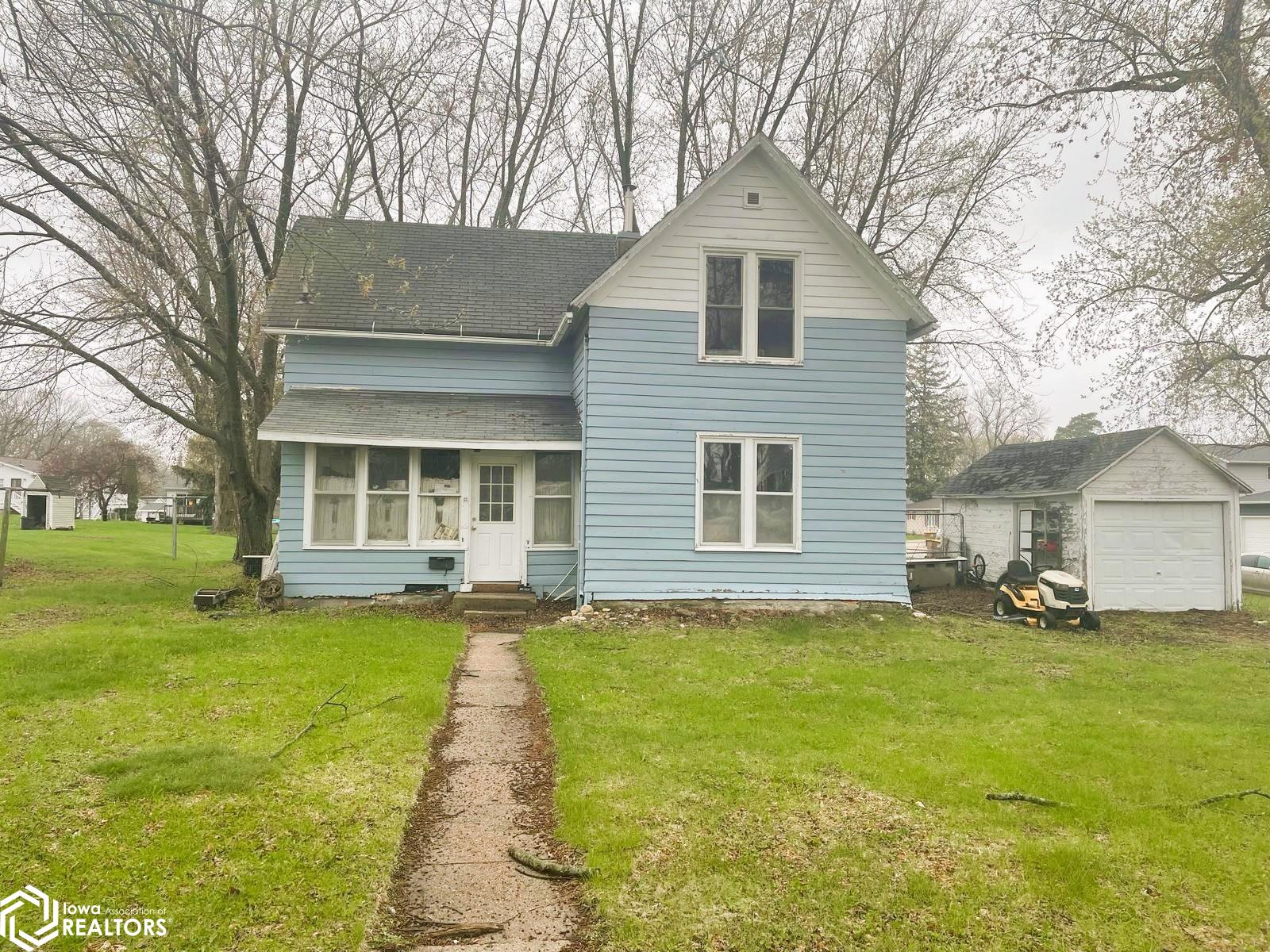 802 S Lake Street, Lake Mills, Iowa image 1