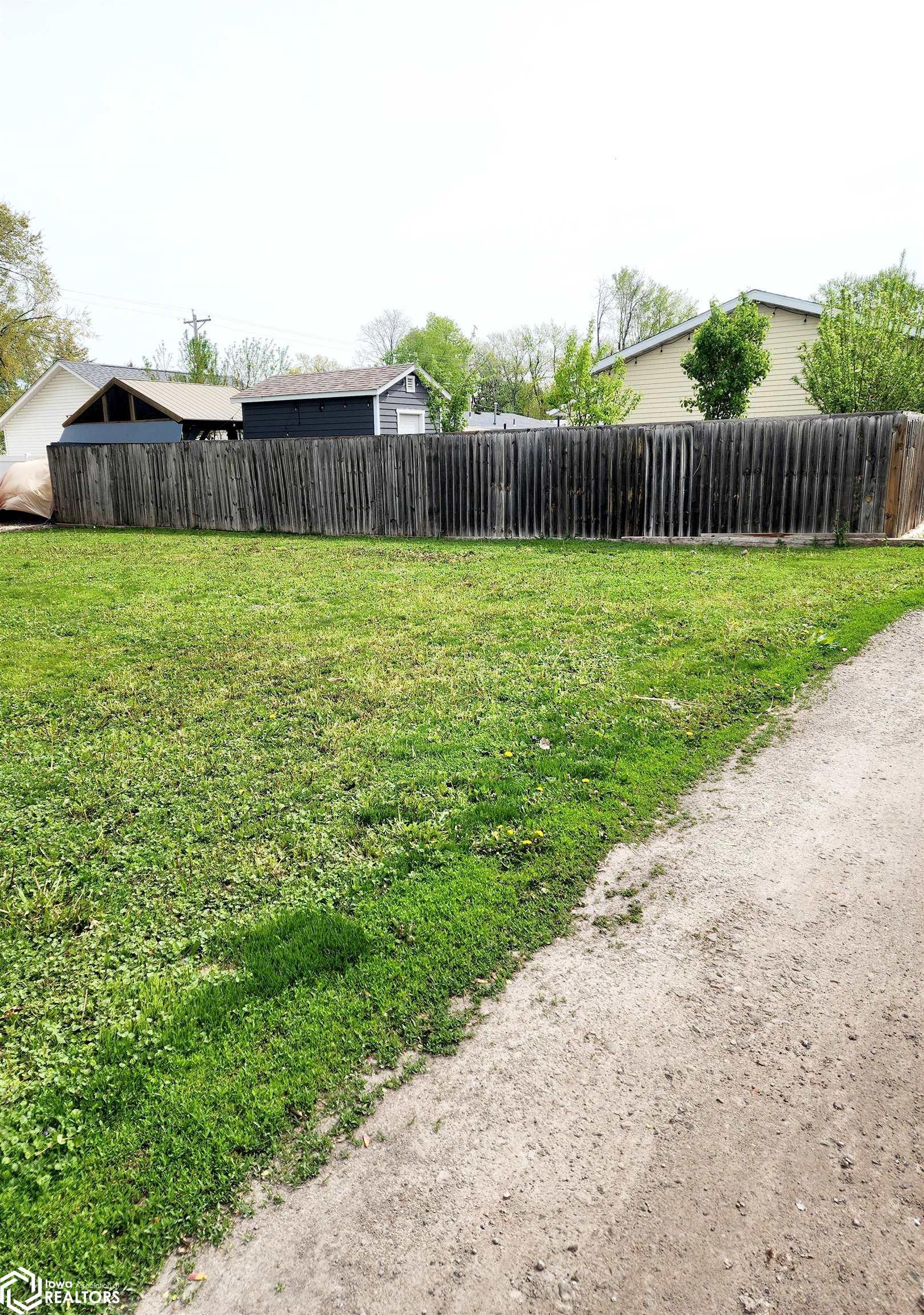 412 N I Street, Oskaloosa, Iowa image 22