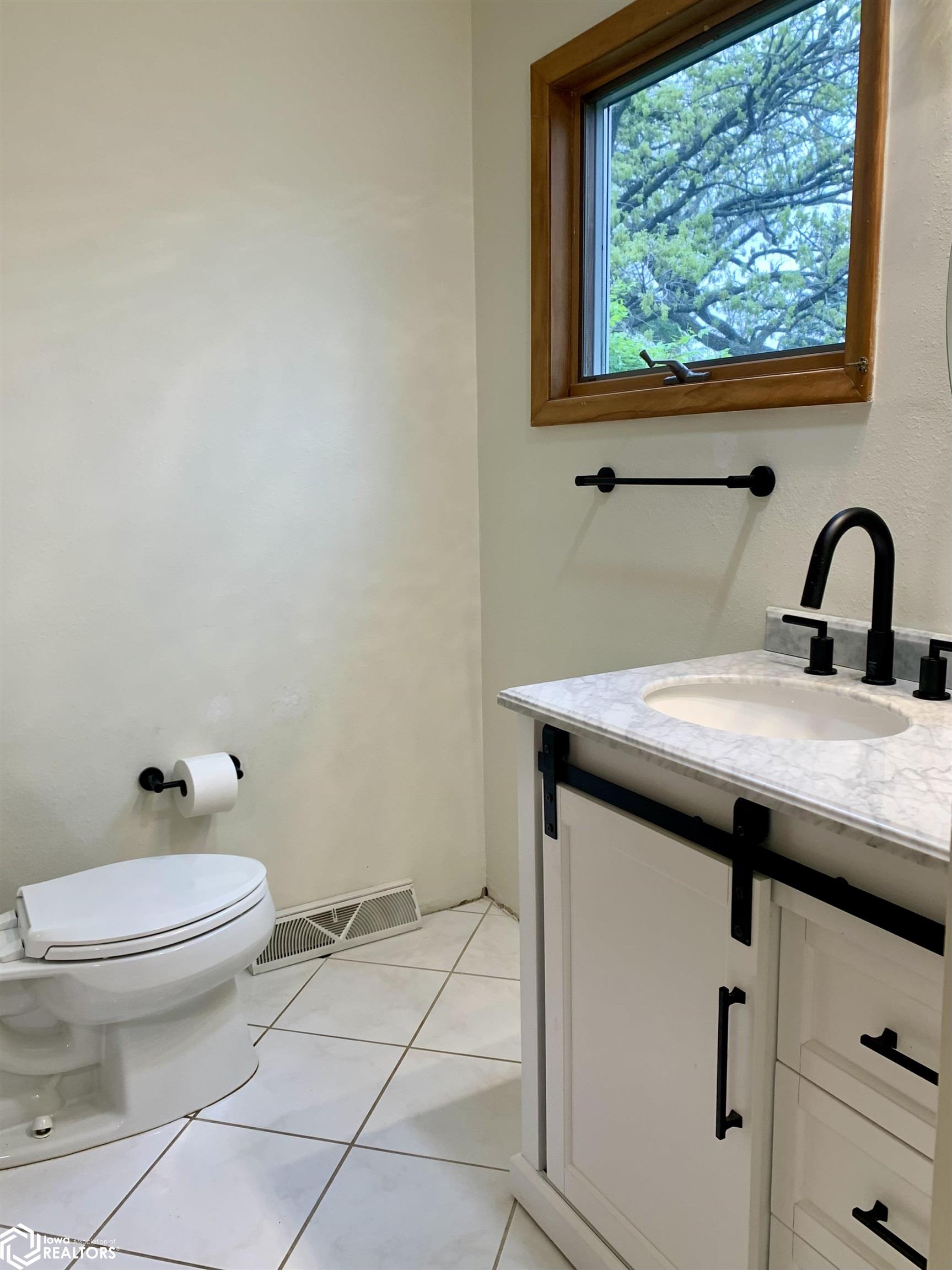 1125 Mcduffie Drive, Jefferson, Iowa image 11