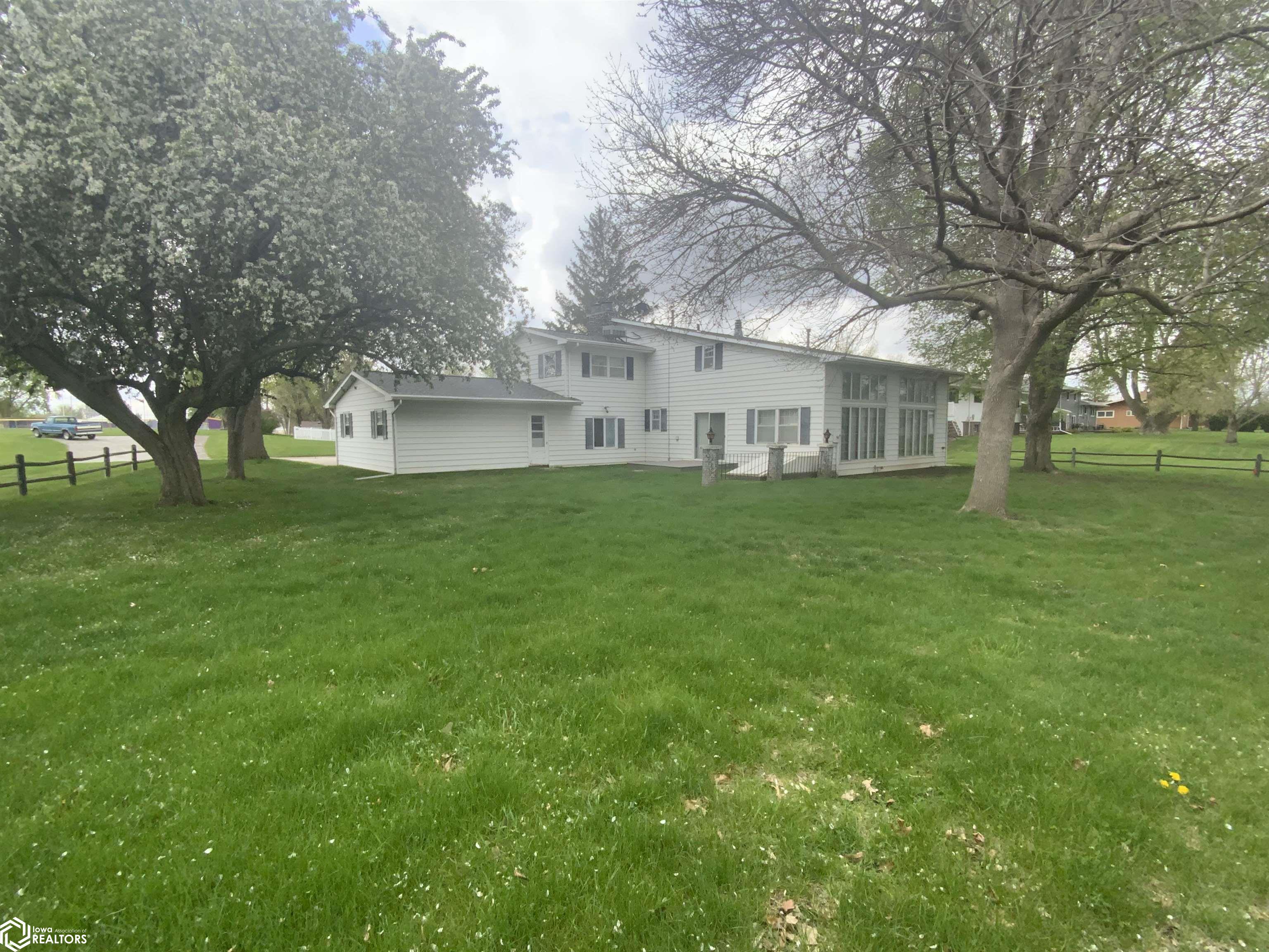 2118 9th Avenue, Denison, Iowa image 2