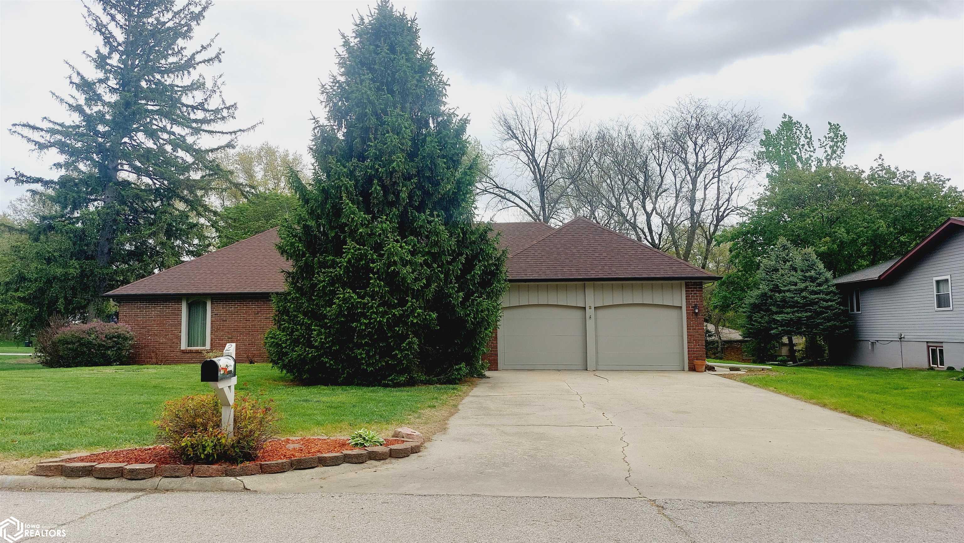2 Country Club Lane, Shenandoah, Iowa image 1