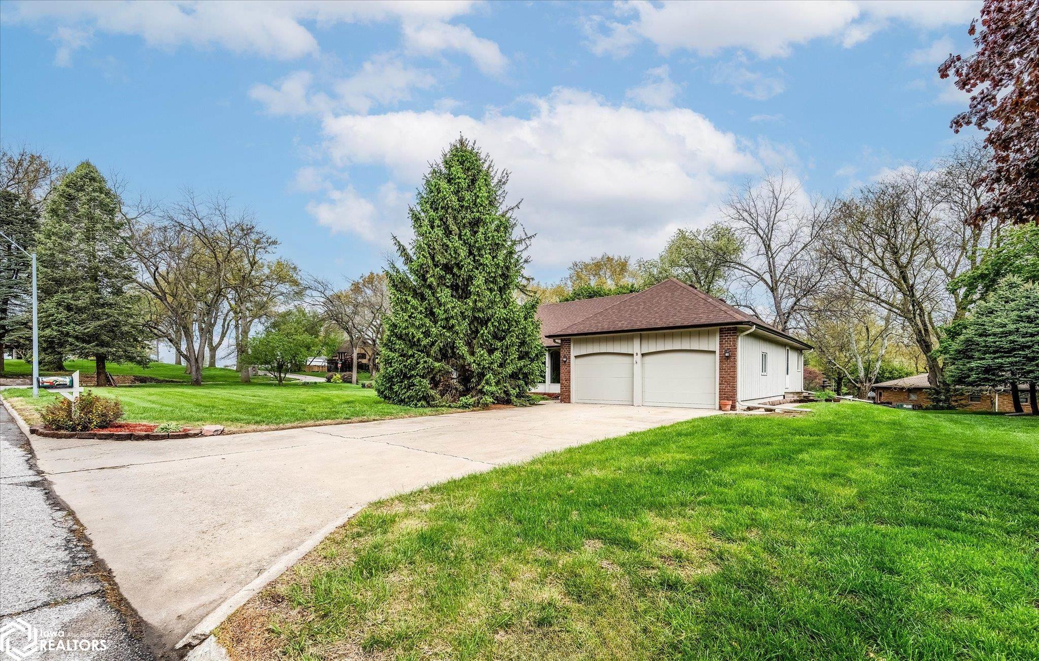 2 Country Club Lane, Shenandoah, Iowa image 3