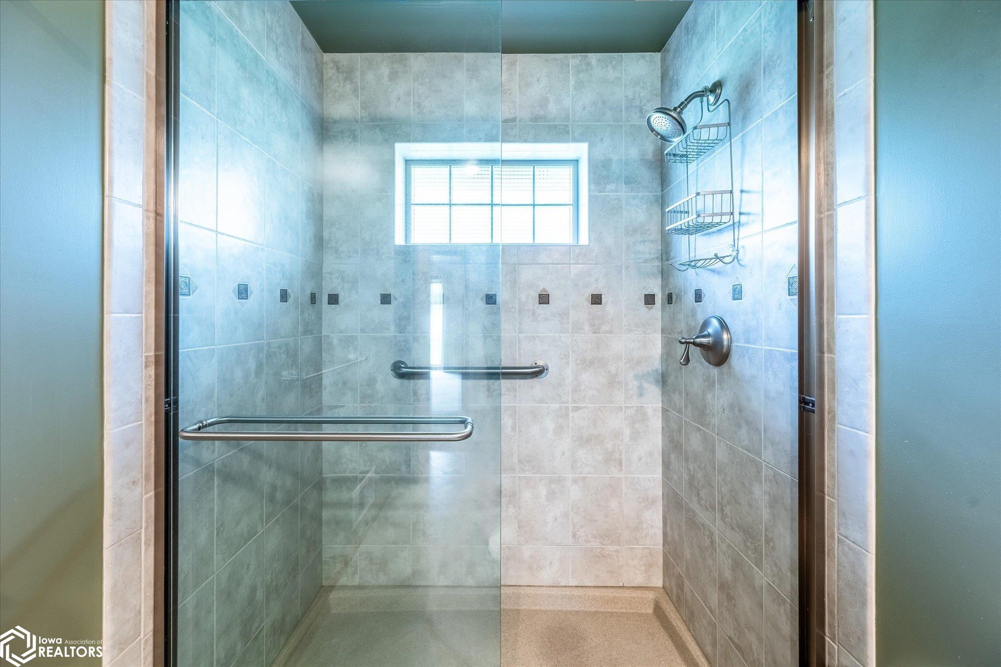 2 Country Club Lane, Shenandoah, Iowa image 31