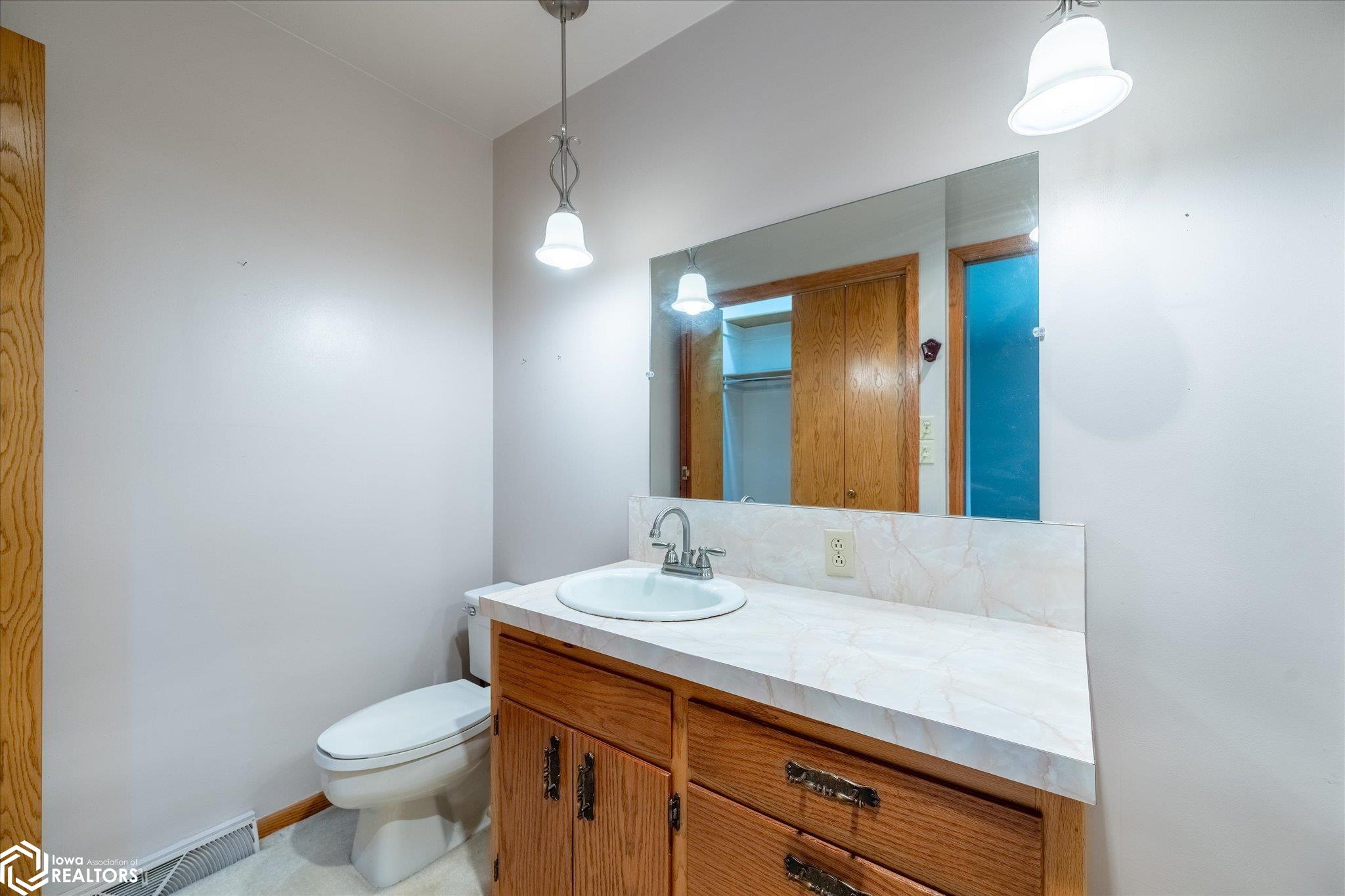 2 Country Club Lane, Shenandoah, Iowa image 36