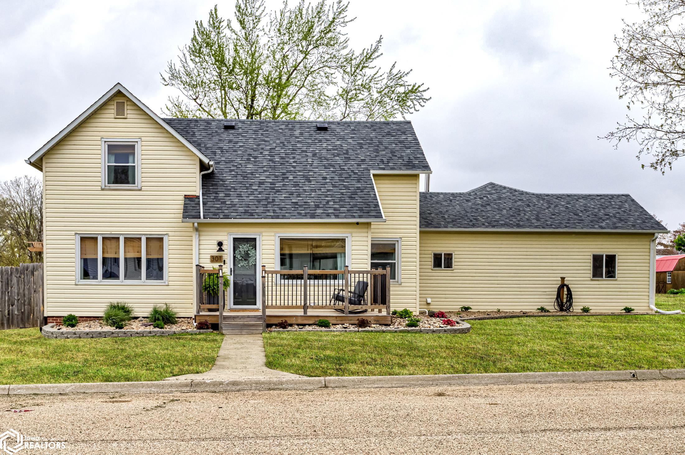 301 4th Street, State Center, Iowa image 1