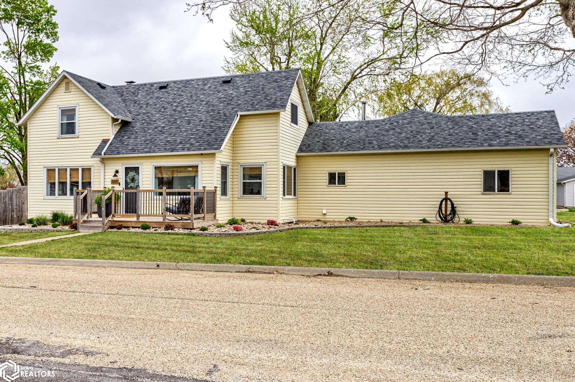 301 4th Street, State Center, Iowa image 2